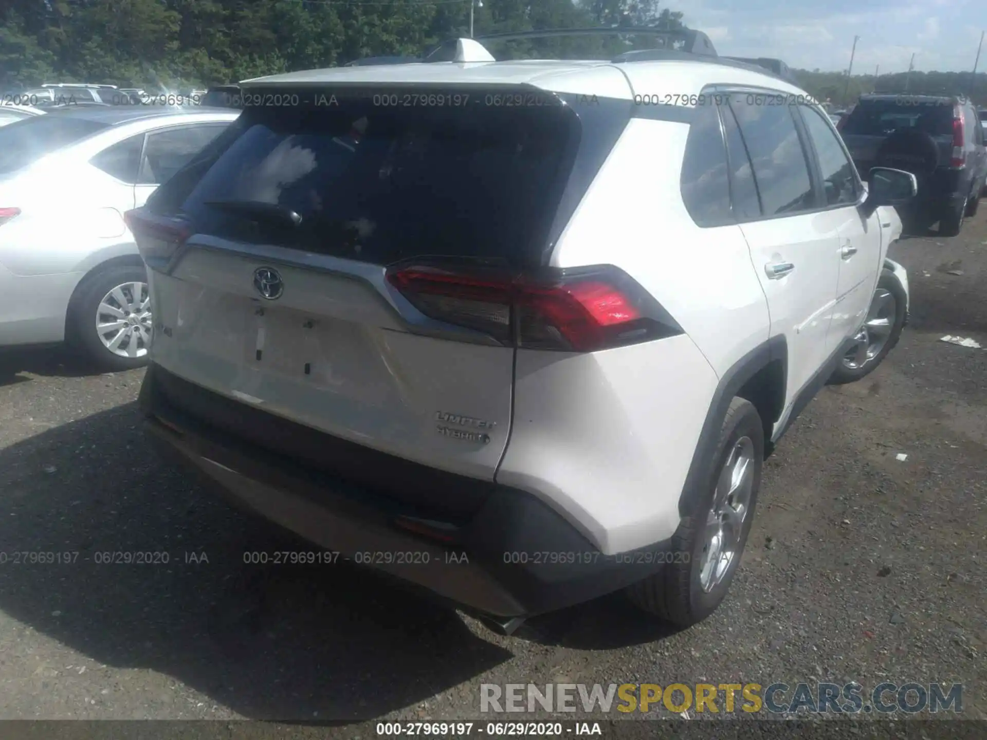 4 Photograph of a damaged car 2T3DWRFV6KW022140 TOYOTA RAV4 2019