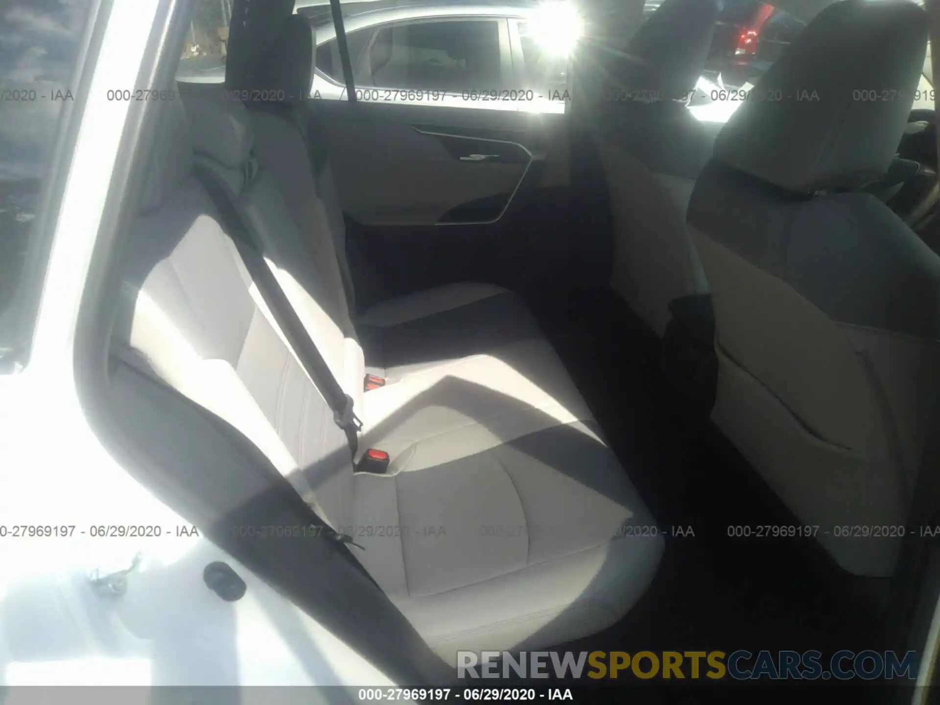 8 Photograph of a damaged car 2T3DWRFV6KW022140 TOYOTA RAV4 2019