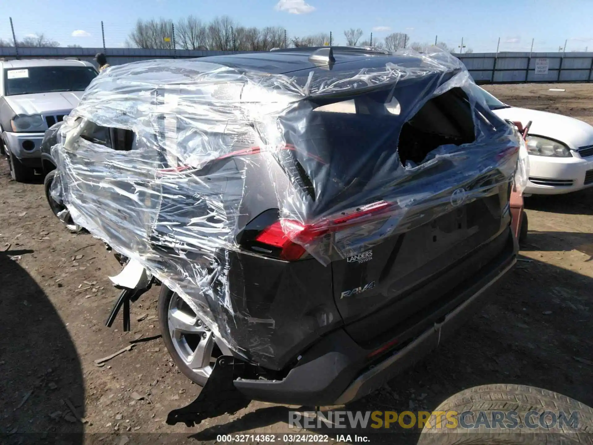 3 Фотография поврежденного автомобиля 2T3DWRFV6KW024485 TOYOTA RAV4 2019