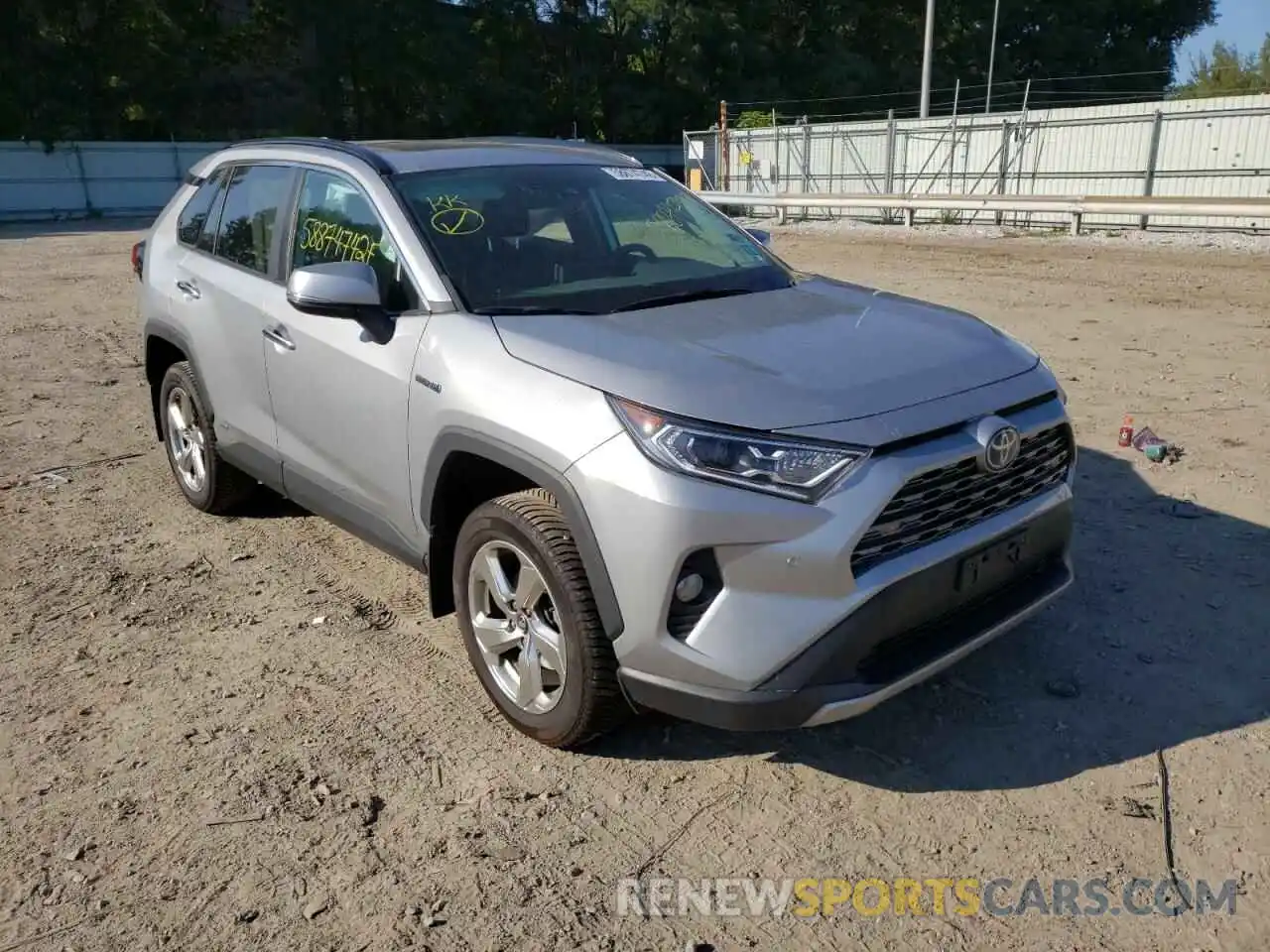 1 Photograph of a damaged car 2T3DWRFV6KW026401 TOYOTA RAV4 2019