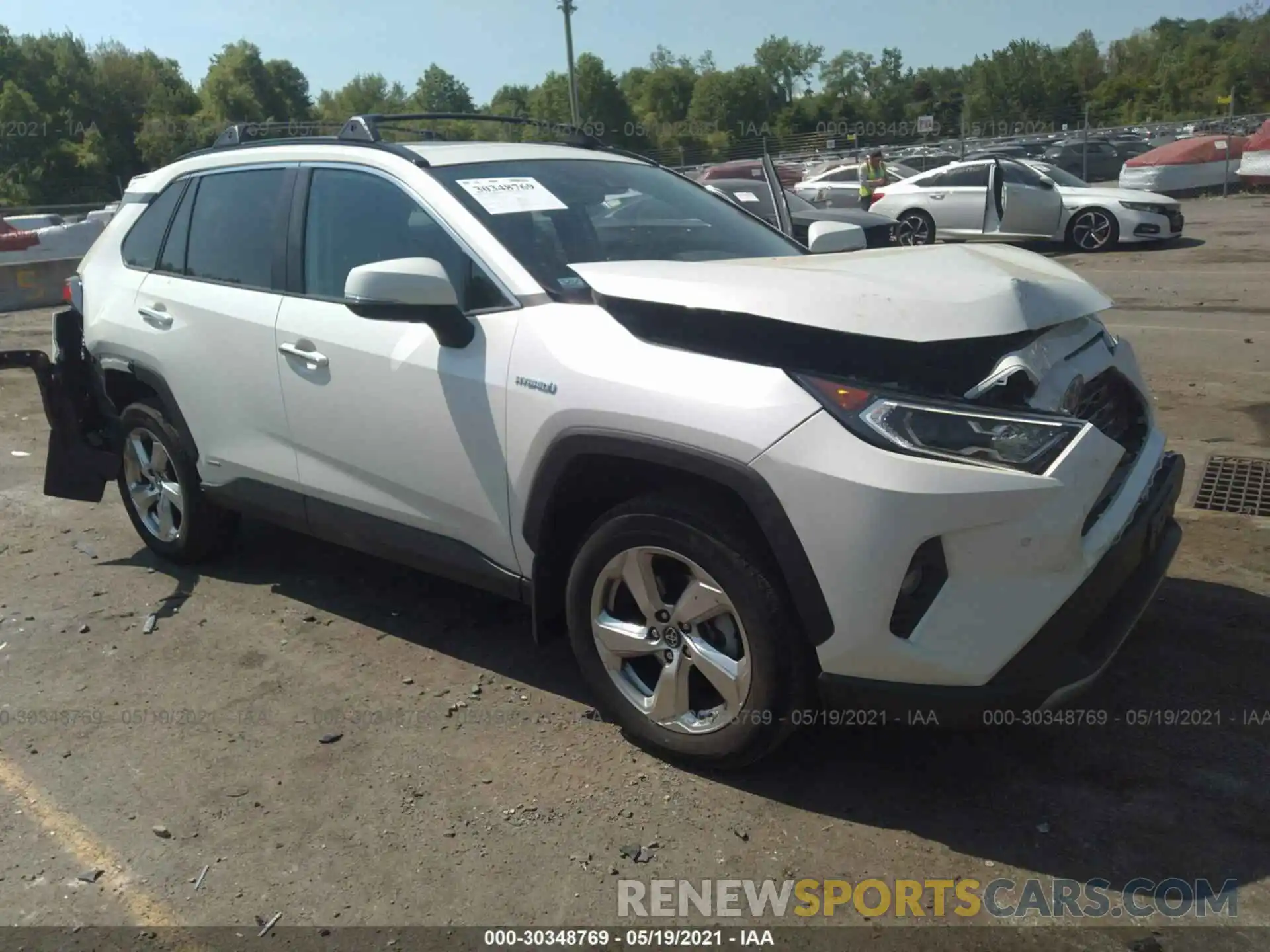 1 Photograph of a damaged car 2T3DWRFV7KW009879 TOYOTA RAV4 2019