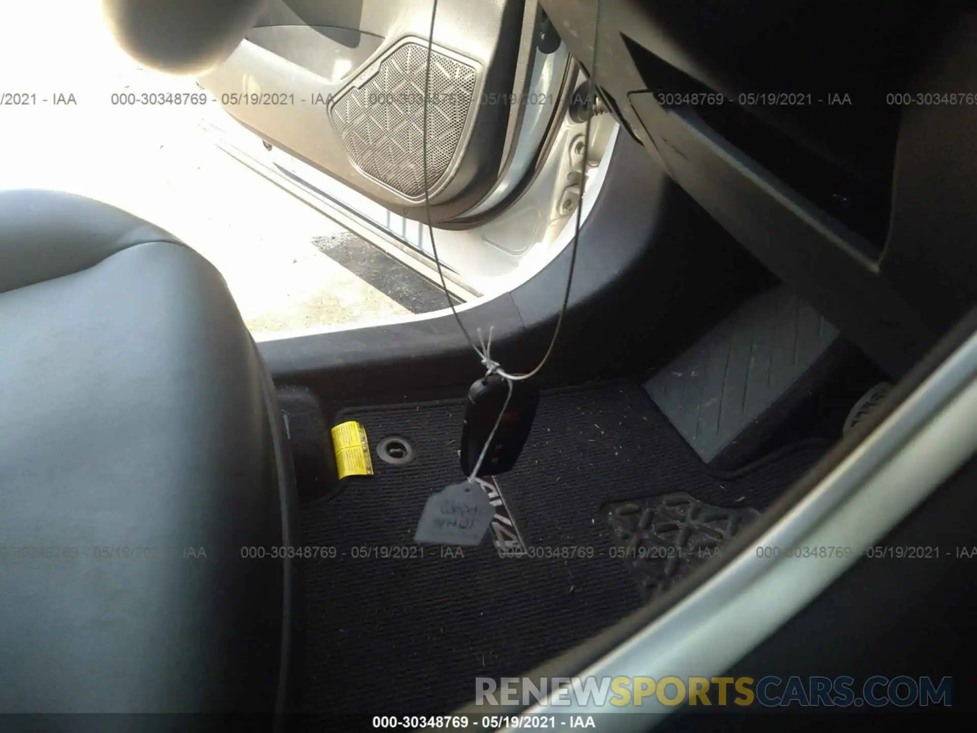 11 Photograph of a damaged car 2T3DWRFV7KW009879 TOYOTA RAV4 2019