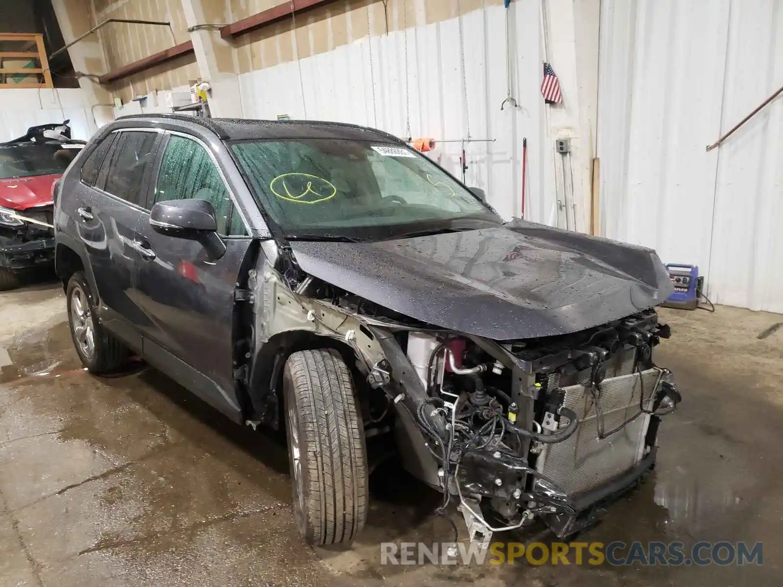 1 Photograph of a damaged car 2T3DWRFV7KW038010 TOYOTA RAV4 2019