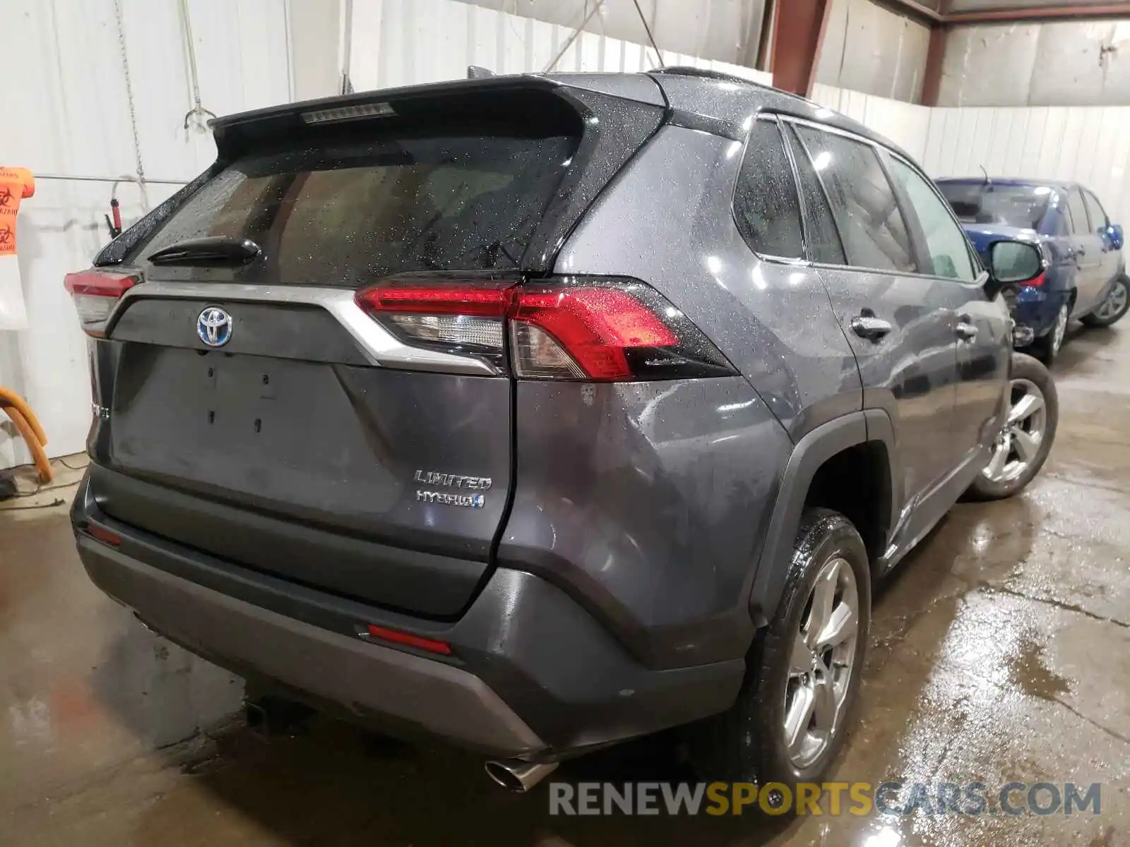 4 Photograph of a damaged car 2T3DWRFV7KW038010 TOYOTA RAV4 2019