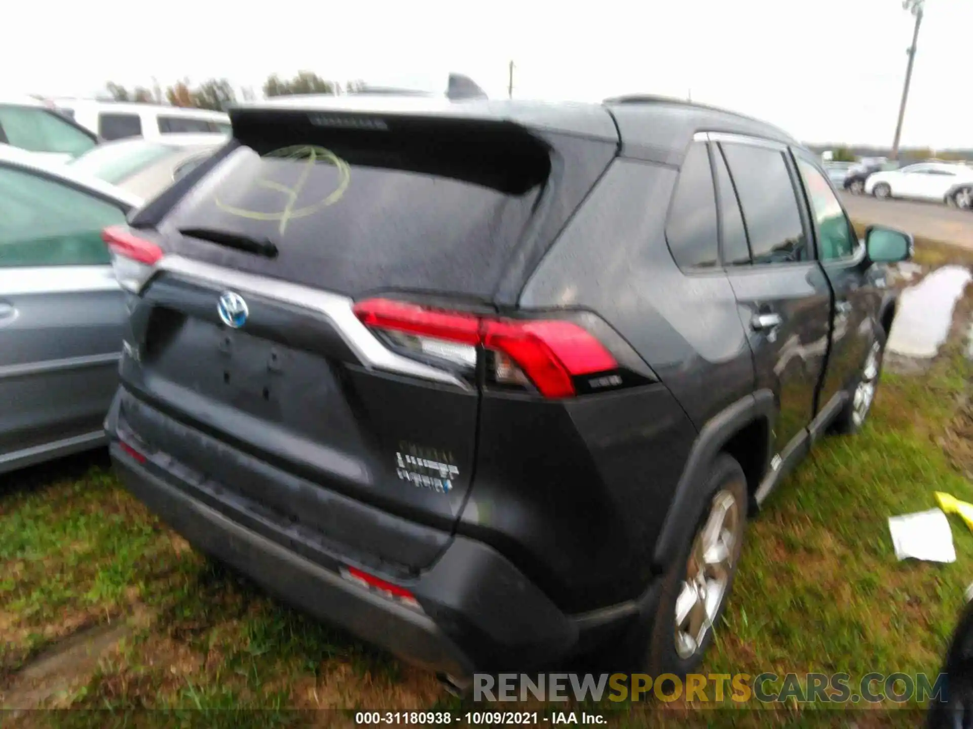 4 Photograph of a damaged car 2T3DWRFV7KW044440 TOYOTA RAV4 2019