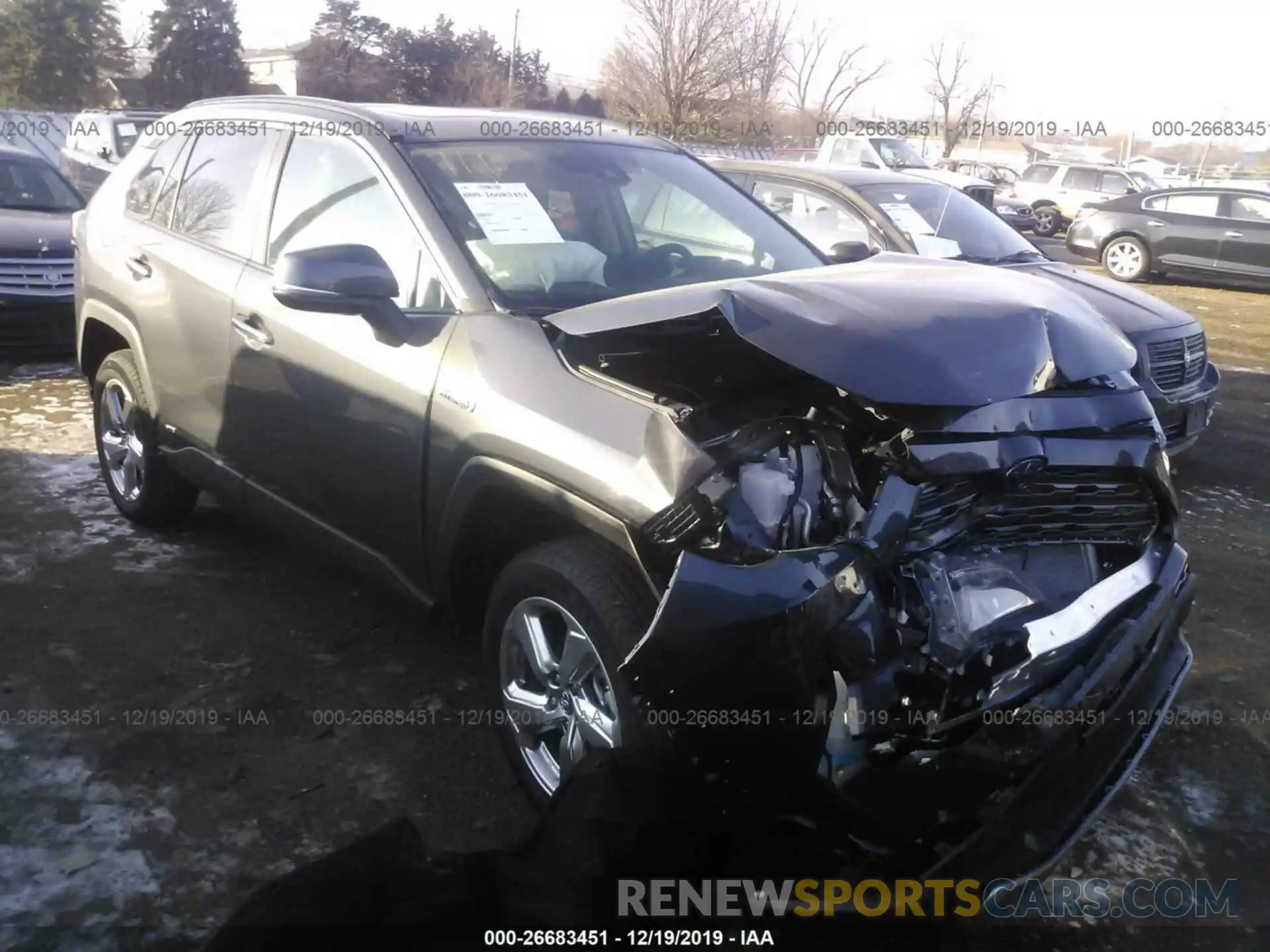 1 Photograph of a damaged car 2T3DWRFV8KW003752 TOYOTA RAV4 2019