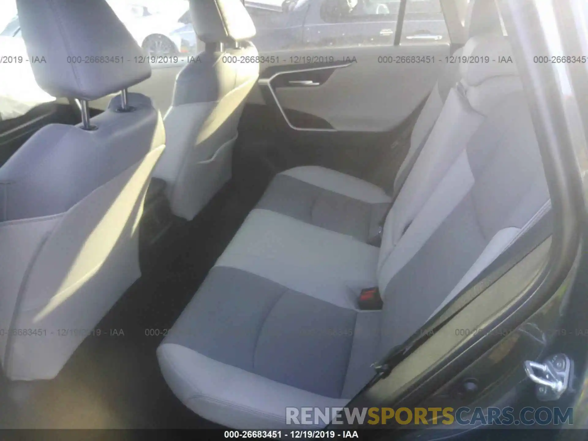 8 Photograph of a damaged car 2T3DWRFV8KW003752 TOYOTA RAV4 2019