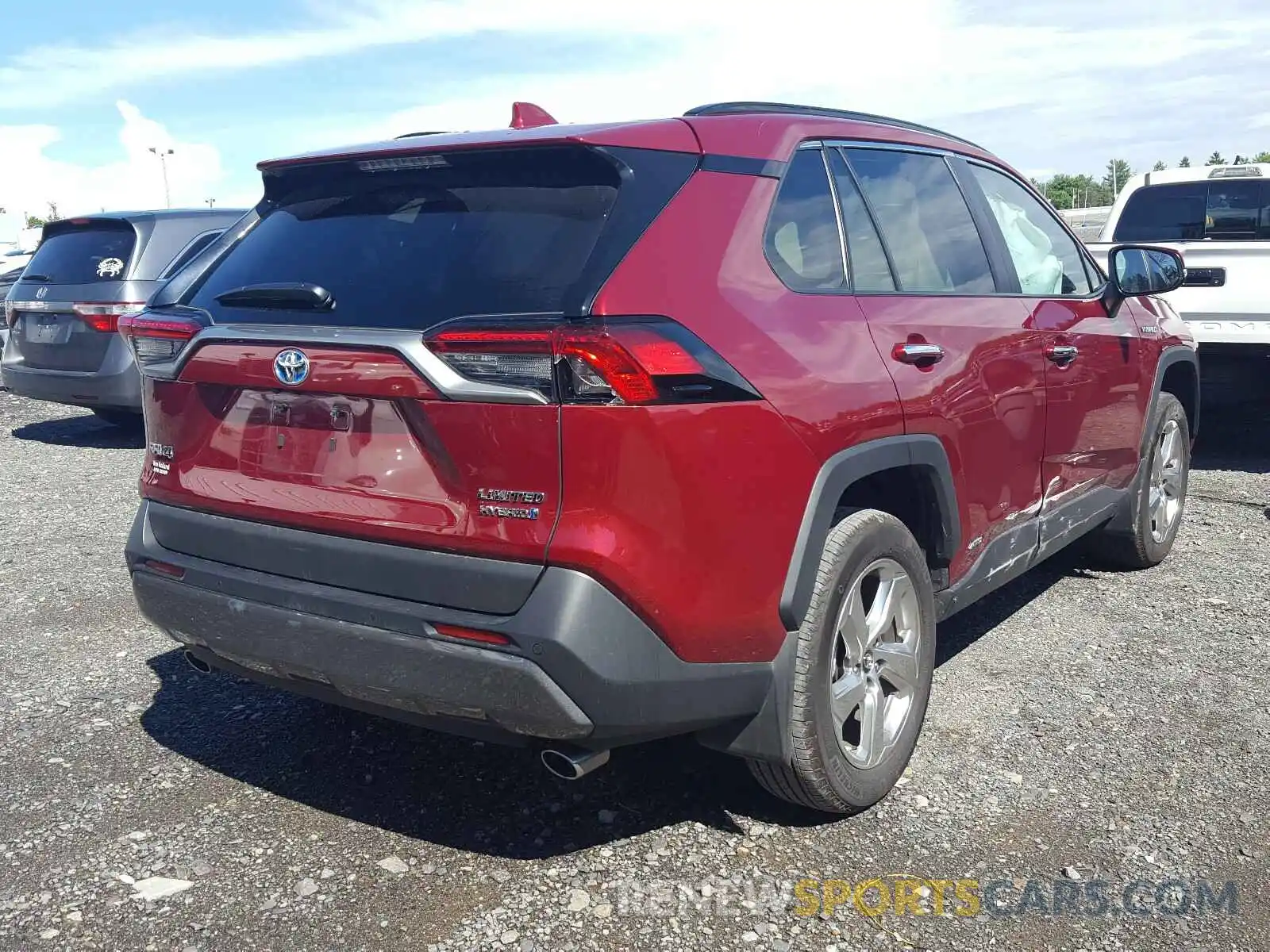 4 Photograph of a damaged car 2T3DWRFV8KW010202 TOYOTA RAV4 2019