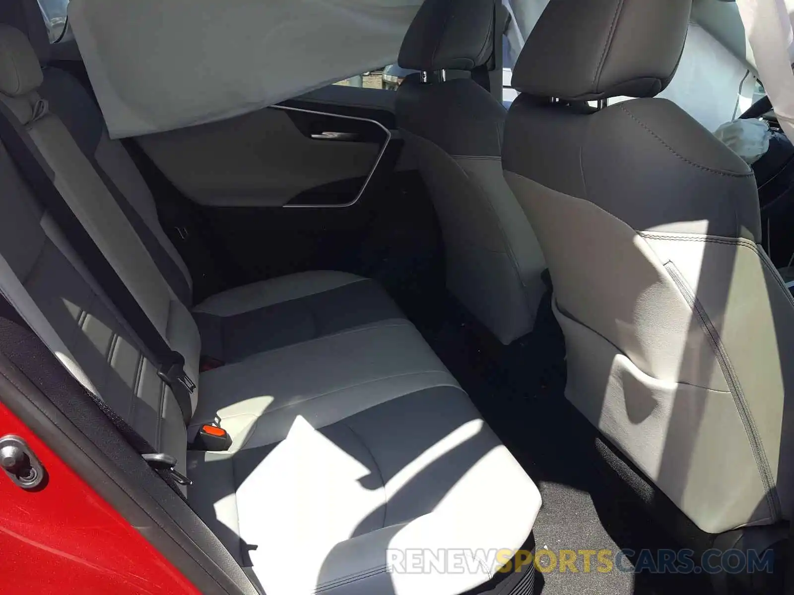 6 Photograph of a damaged car 2T3DWRFV8KW010202 TOYOTA RAV4 2019