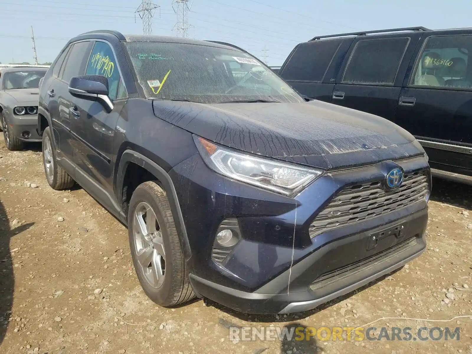 1 Photograph of a damaged car 2T3DWRFV8KW013763 TOYOTA RAV4 2019