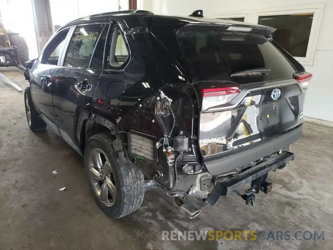 3 Photograph of a damaged car 2T3DWRFV8KW015285 TOYOTA RAV4 2019