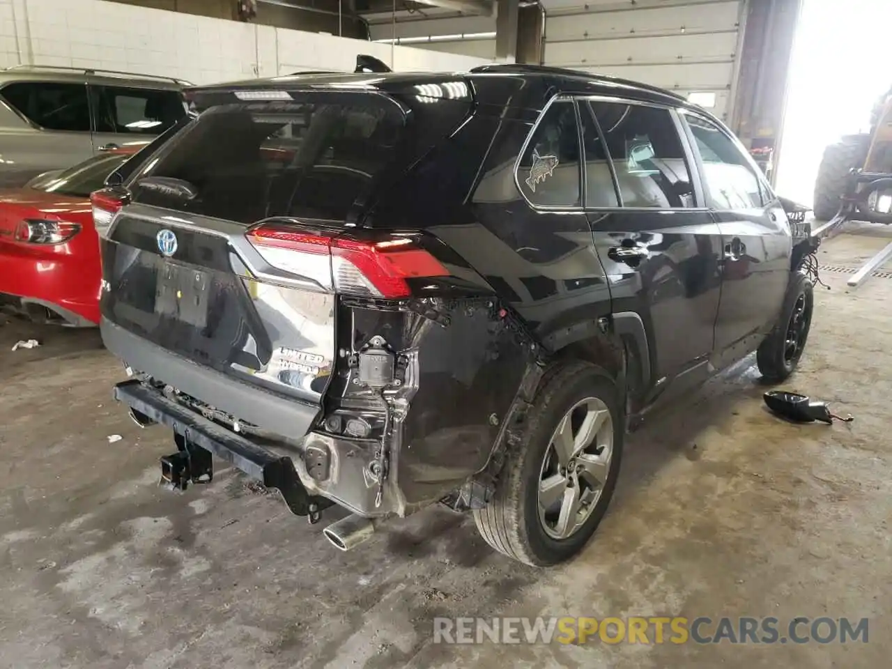 4 Photograph of a damaged car 2T3DWRFV8KW015285 TOYOTA RAV4 2019