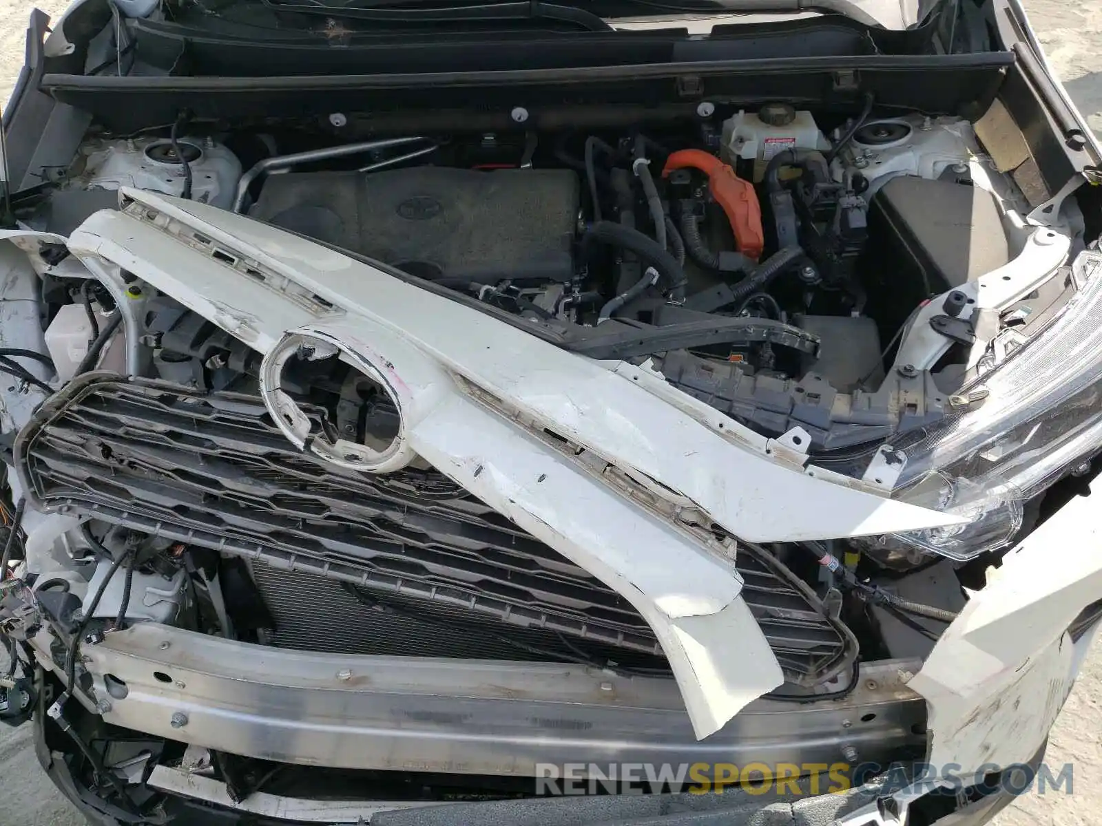 7 Photograph of a damaged car 2T3DWRFV8KW020499 TOYOTA RAV4 2019