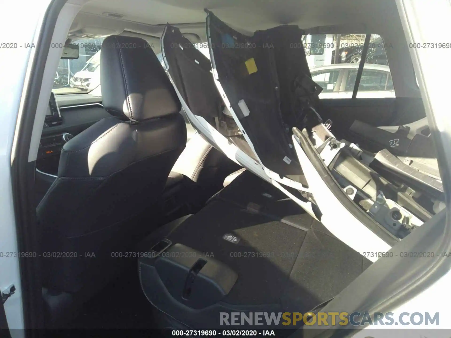 8 Photograph of a damaged car 2T3DWRFV8KW023029 TOYOTA RAV4 2019