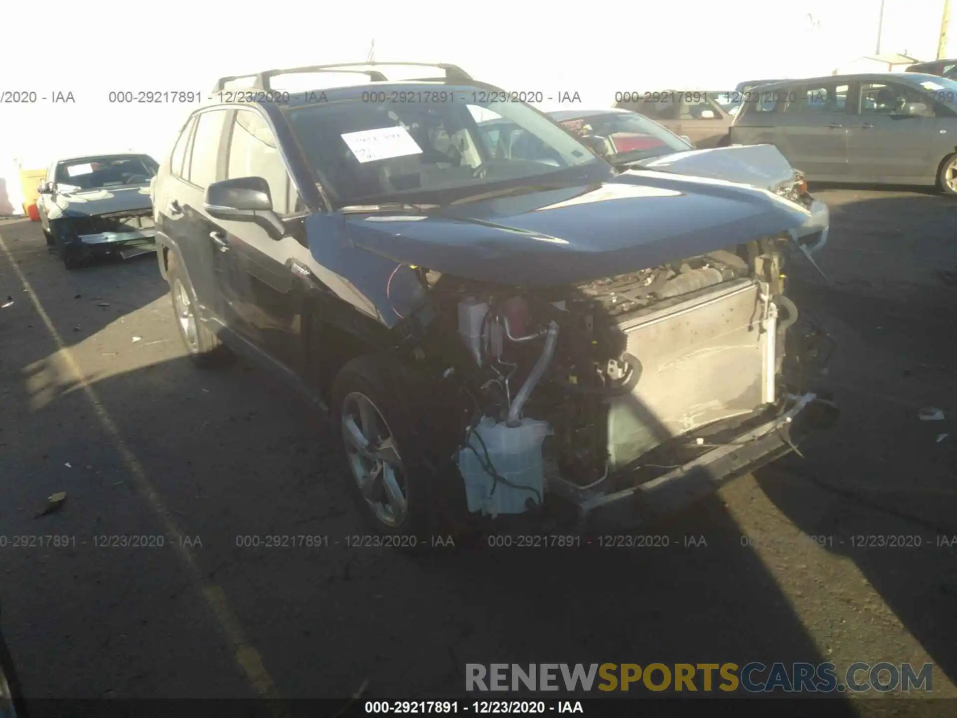 1 Photograph of a damaged car 2T3DWRFV8KW042163 TOYOTA RAV4 2019