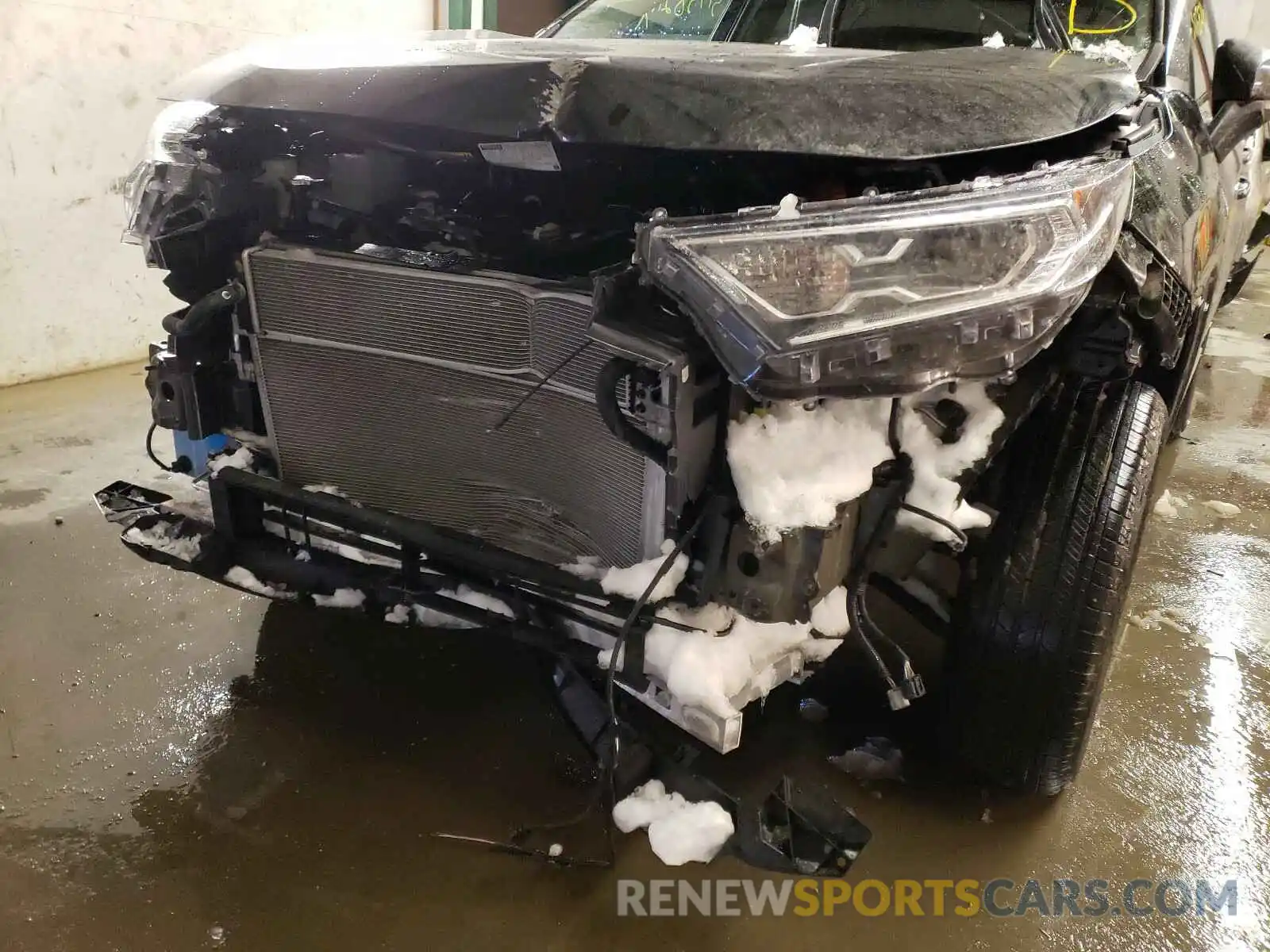 9 Photograph of a damaged car 2T3DWRFV9KW019393 TOYOTA RAV4 2019