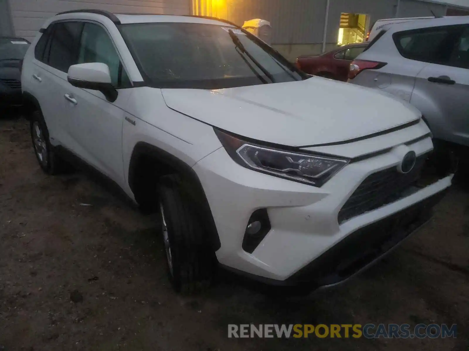 1 Photograph of a damaged car 2T3DWRFV9KW021712 TOYOTA RAV4 2019