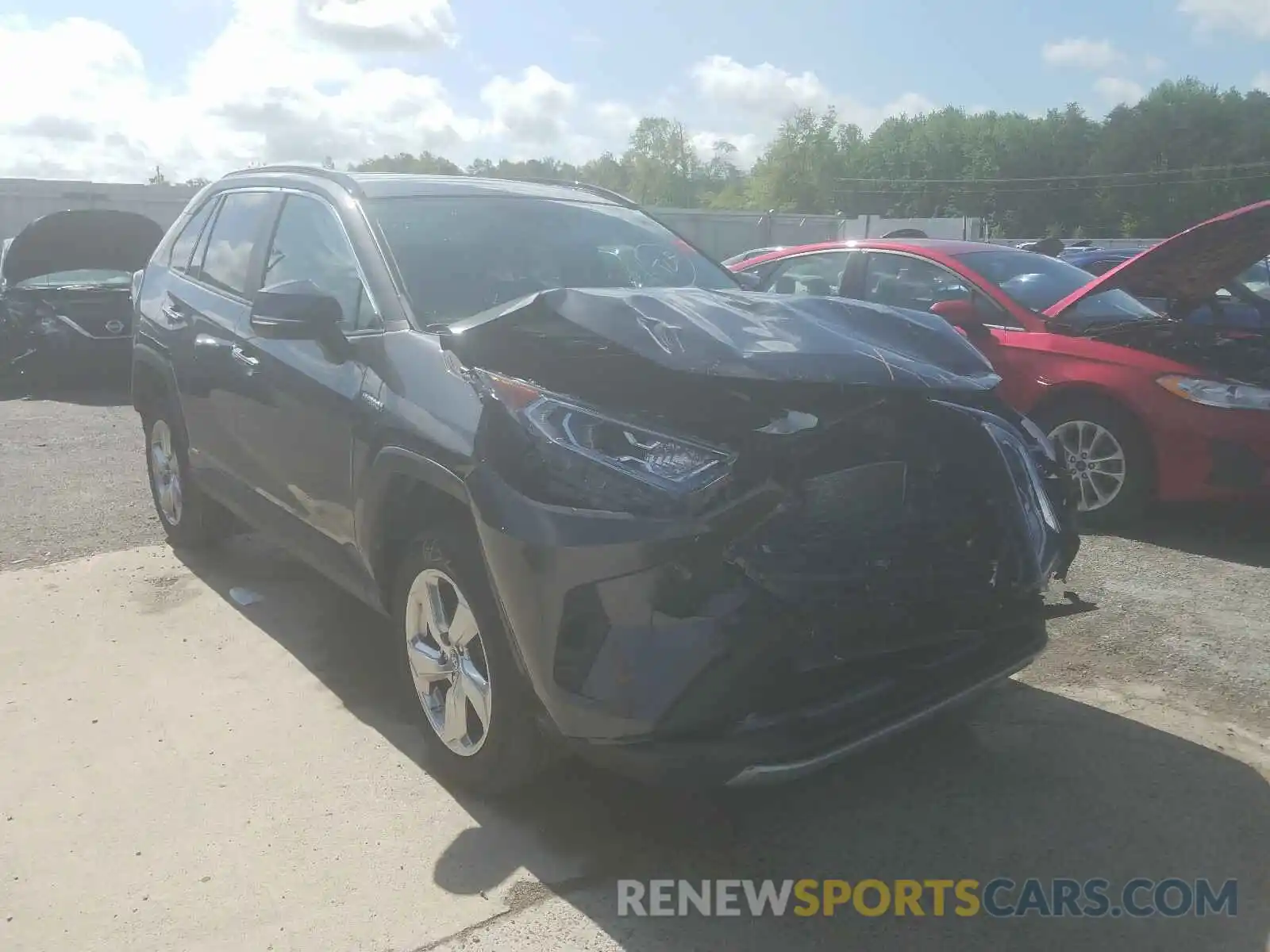 1 Photograph of a damaged car 2T3DWRFV9KW022245 TOYOTA RAV4 2019