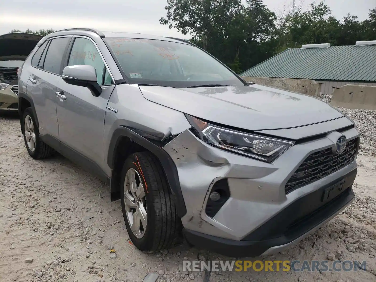 1 Photograph of a damaged car 2T3DWRFV9KW040745 TOYOTA RAV4 2019