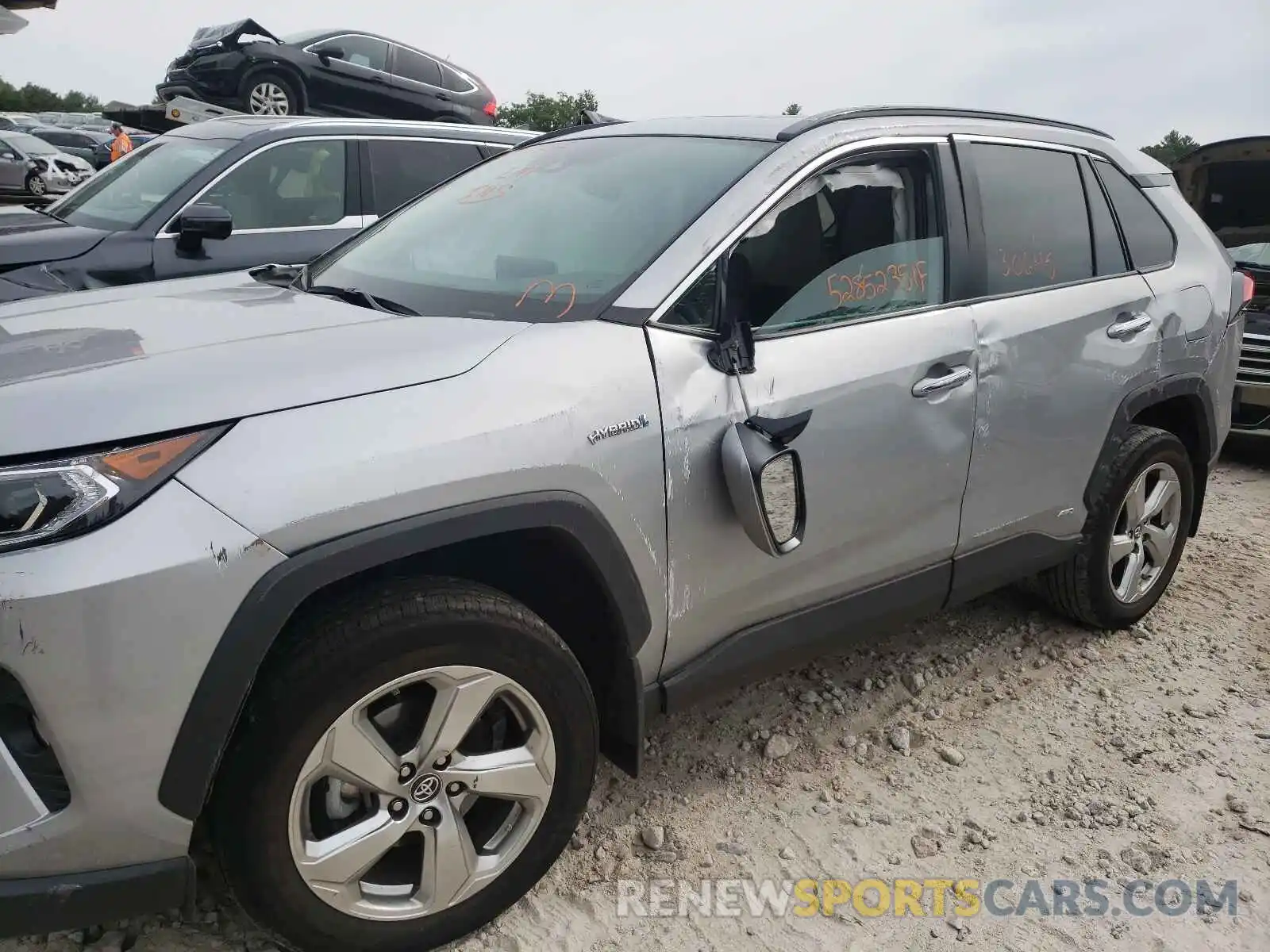 9 Photograph of a damaged car 2T3DWRFV9KW040745 TOYOTA RAV4 2019