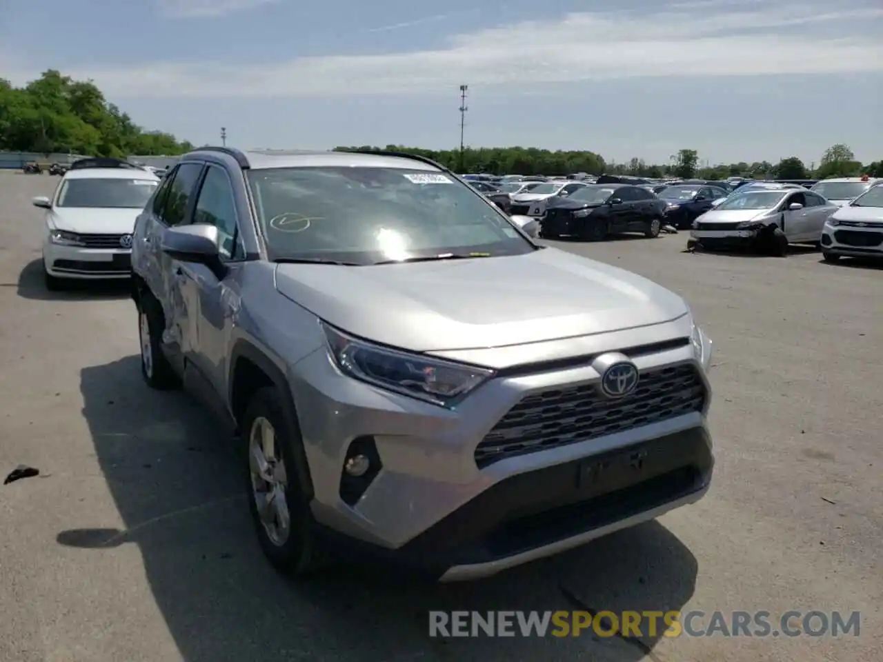 1 Photograph of a damaged car 2T3DWRFVXKW014302 TOYOTA RAV4 2019