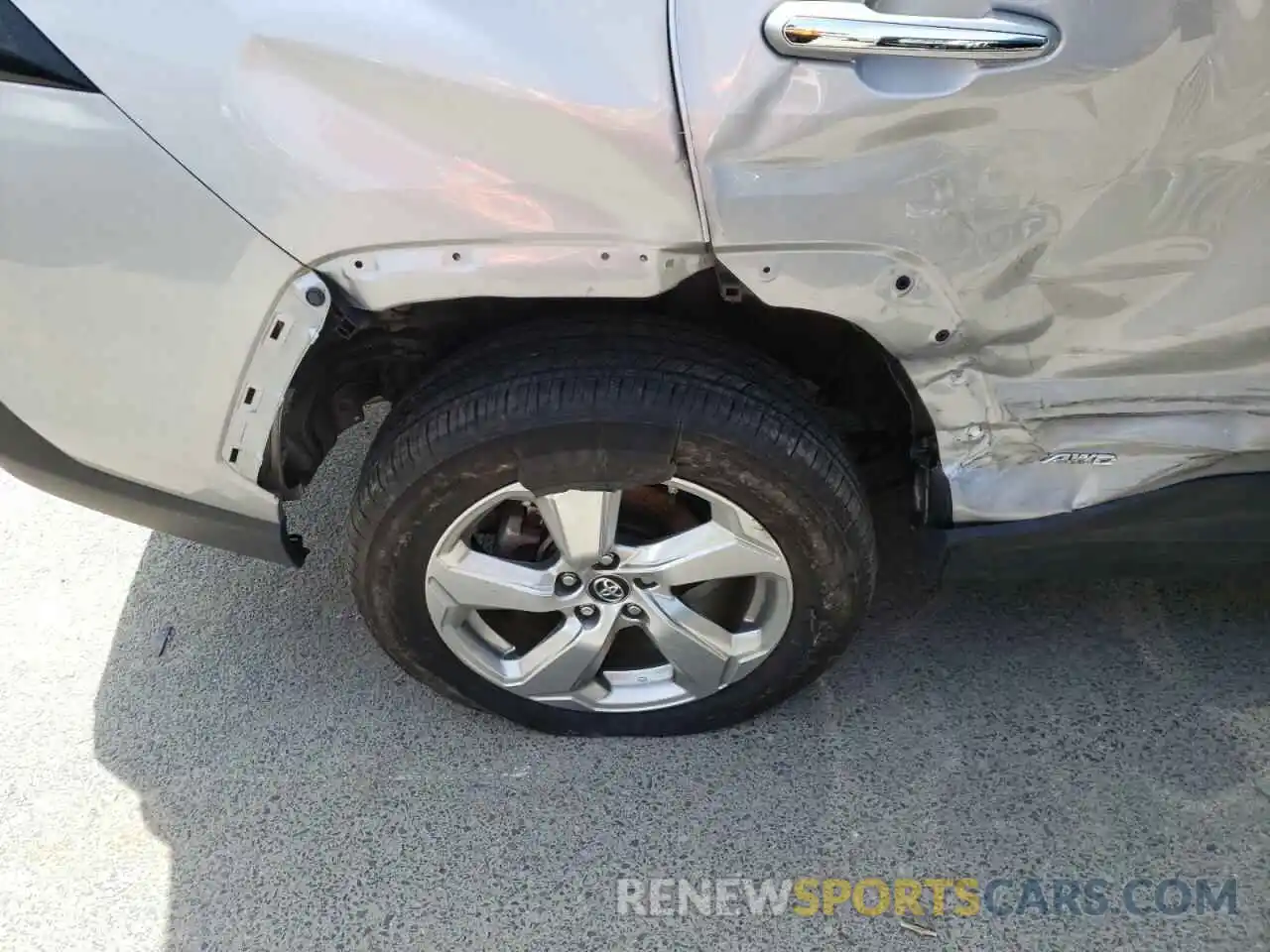 9 Photograph of a damaged car 2T3DWRFVXKW014302 TOYOTA RAV4 2019