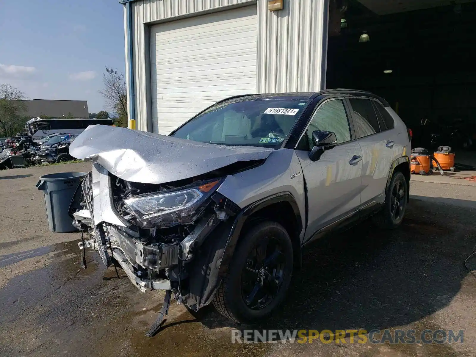 2 Photograph of a damaged car 2T3EWRFV0KW028990 TOYOTA RAV4 2019