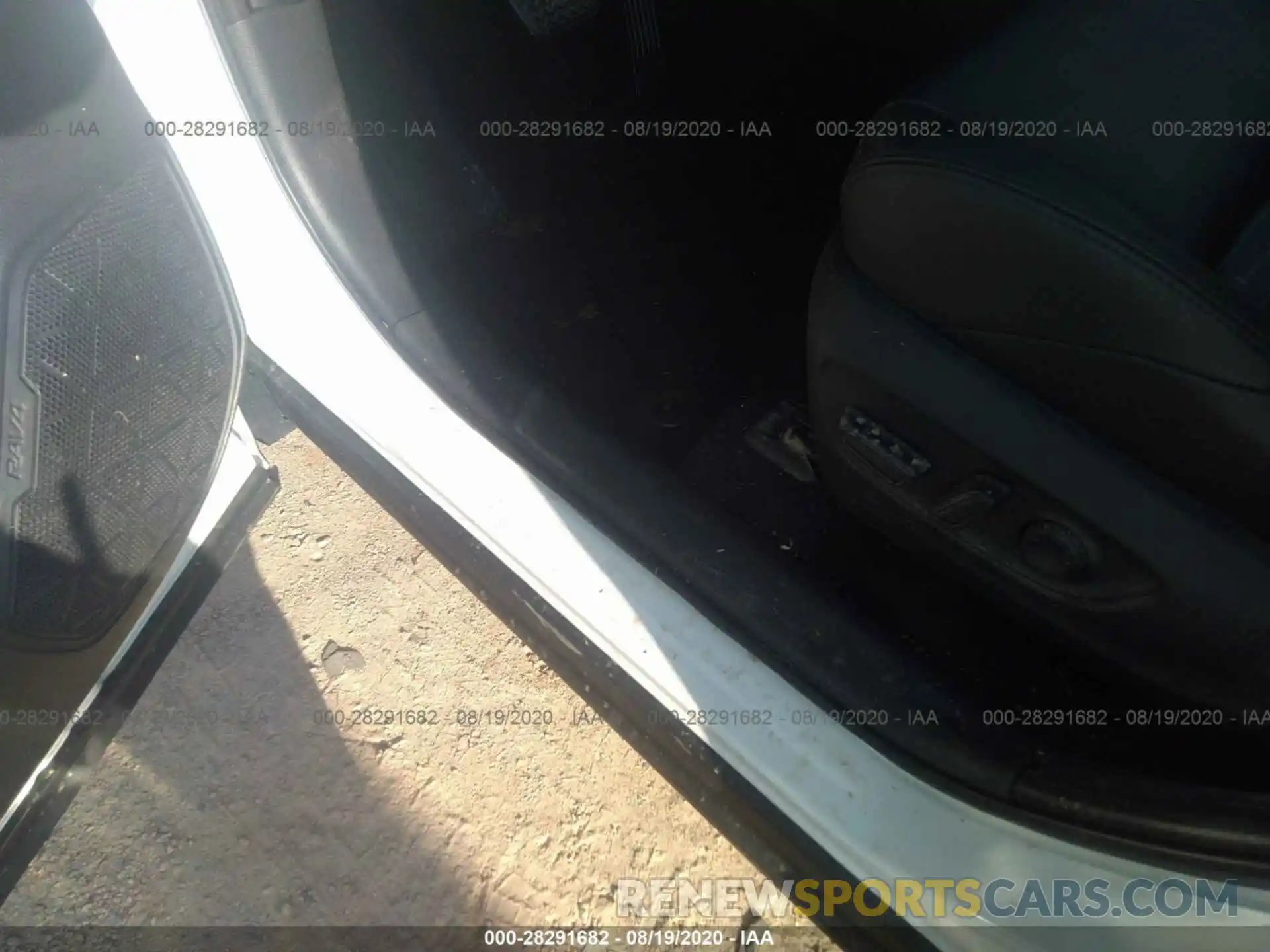 6 Photograph of a damaged car 2T3EWRFV0KW029220 TOYOTA RAV4 2019