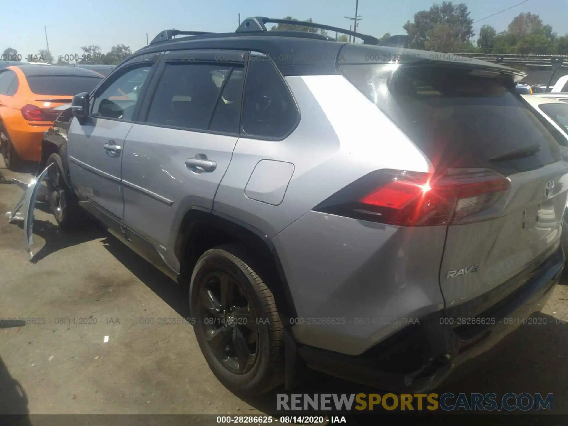 2 Фотография поврежденного автомобиля 2T3EWRFV0KW031405 TOYOTA RAV4 2019