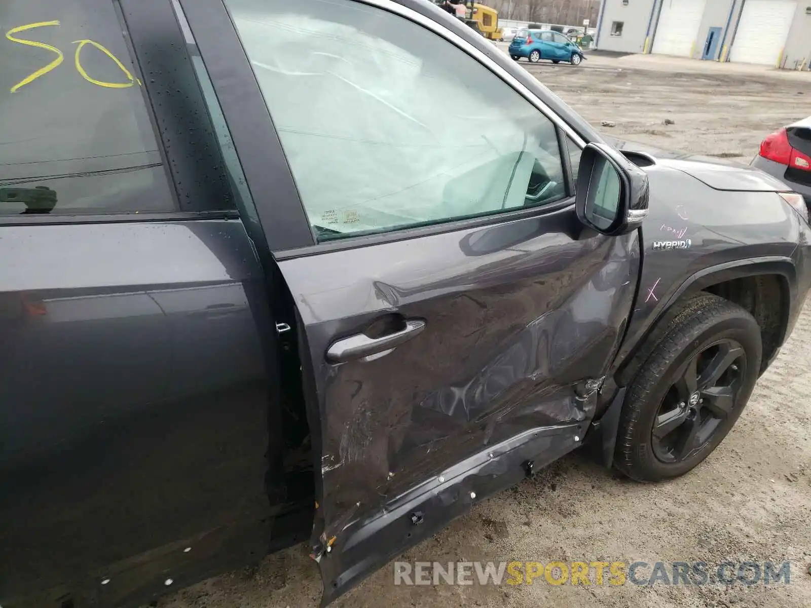 9 Photograph of a damaged car 2T3EWRFV1KW010613 TOYOTA RAV4 2019