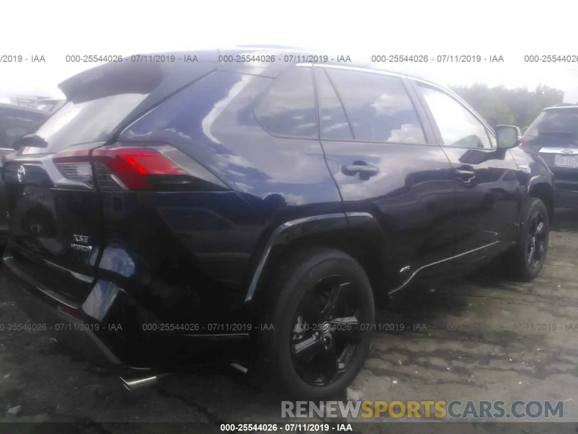 4 Photograph of a damaged car 2T3EWRFV1KW011051 TOYOTA RAV4 2019