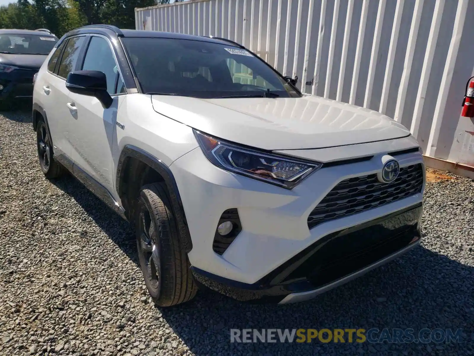 1 Photograph of a damaged car 2T3EWRFV2KW013701 TOYOTA RAV4 2019