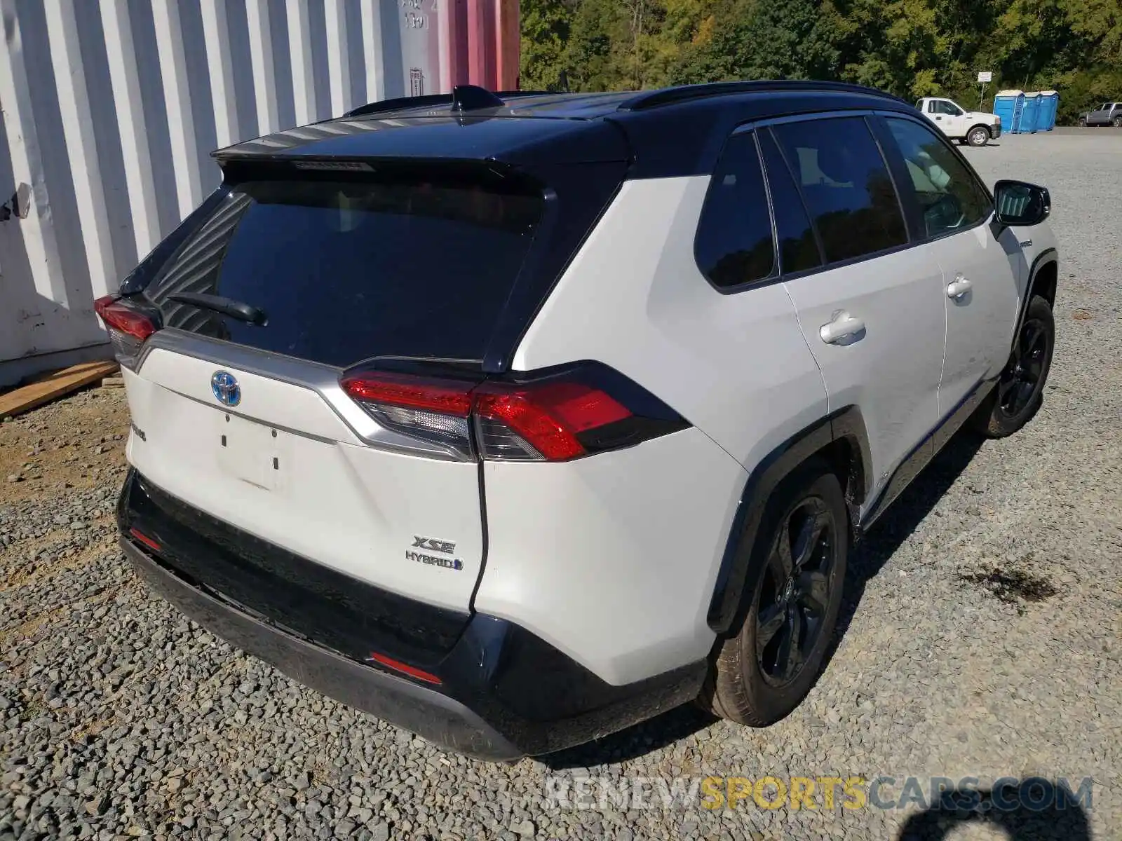 4 Photograph of a damaged car 2T3EWRFV2KW013701 TOYOTA RAV4 2019