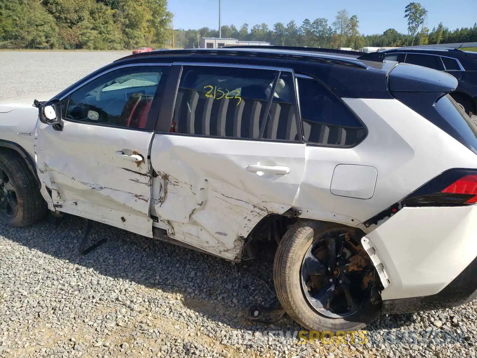 9 Photograph of a damaged car 2T3EWRFV2KW013701 TOYOTA RAV4 2019