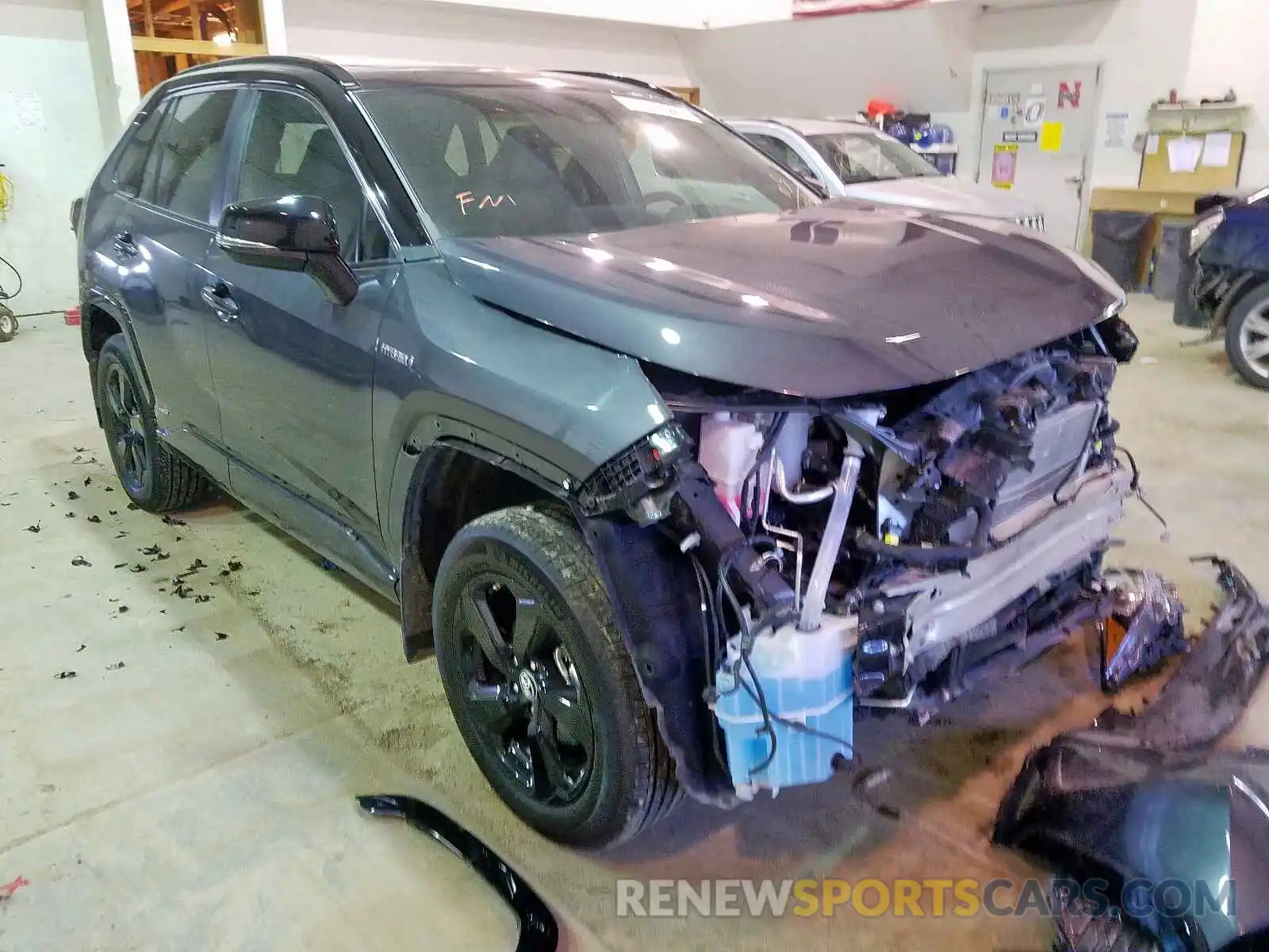 1 Photograph of a damaged car 2T3EWRFV2KW030806 TOYOTA RAV4 2019