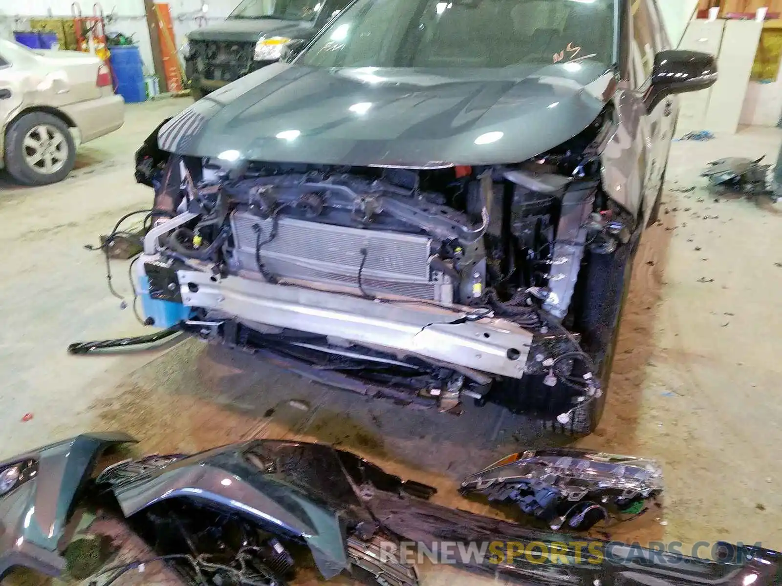 9 Photograph of a damaged car 2T3EWRFV2KW030806 TOYOTA RAV4 2019