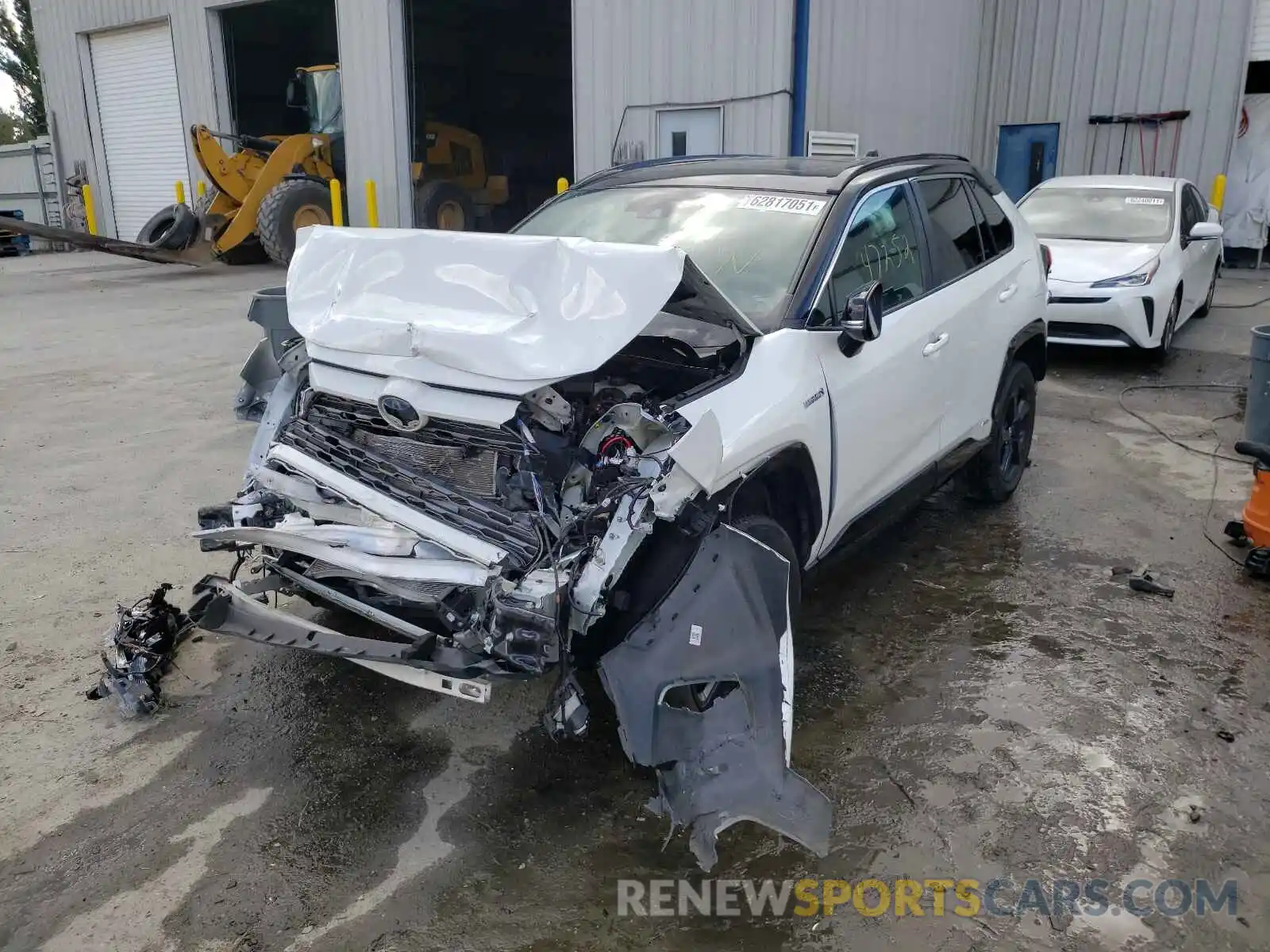 2 Photograph of a damaged car 2T3EWRFV2KW036332 TOYOTA RAV4 2019