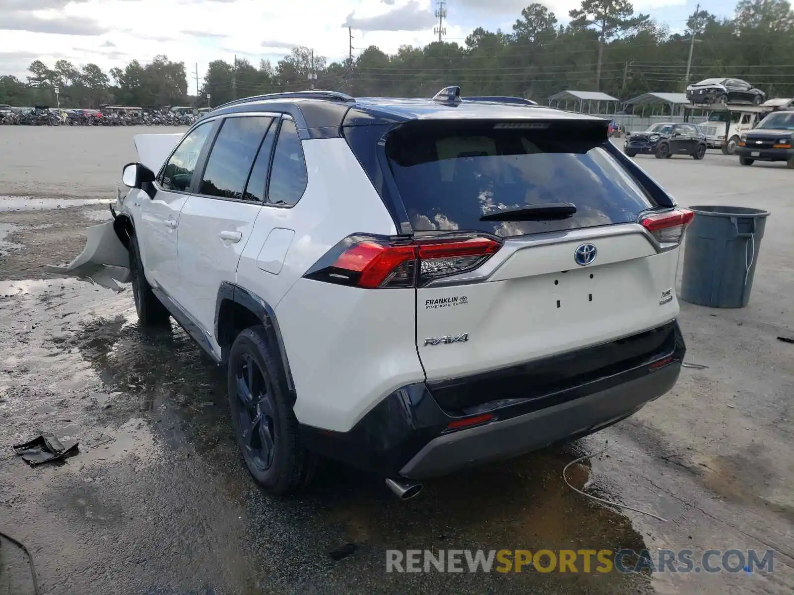 3 Photograph of a damaged car 2T3EWRFV2KW036332 TOYOTA RAV4 2019