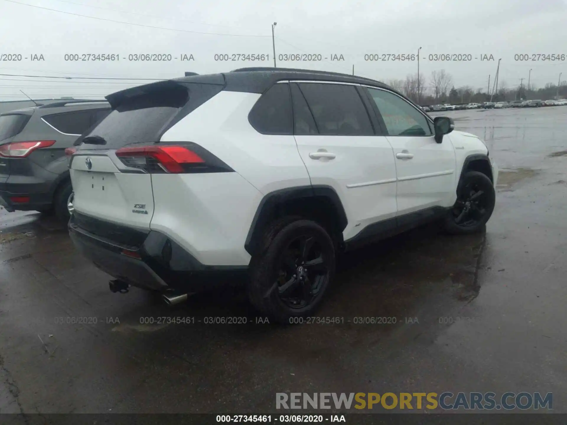 4 Photograph of a damaged car 2T3EWRFV2KW036895 TOYOTA RAV4 2019