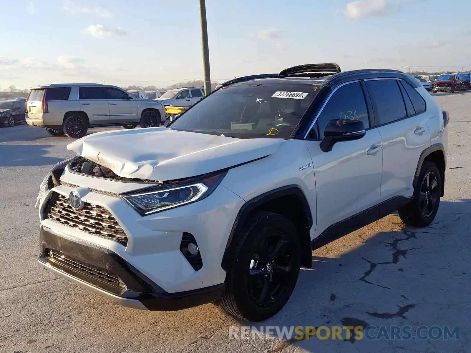 2 Фотография поврежденного автомобиля 2T3EWRFV2KW037335 TOYOTA RAV4 2019