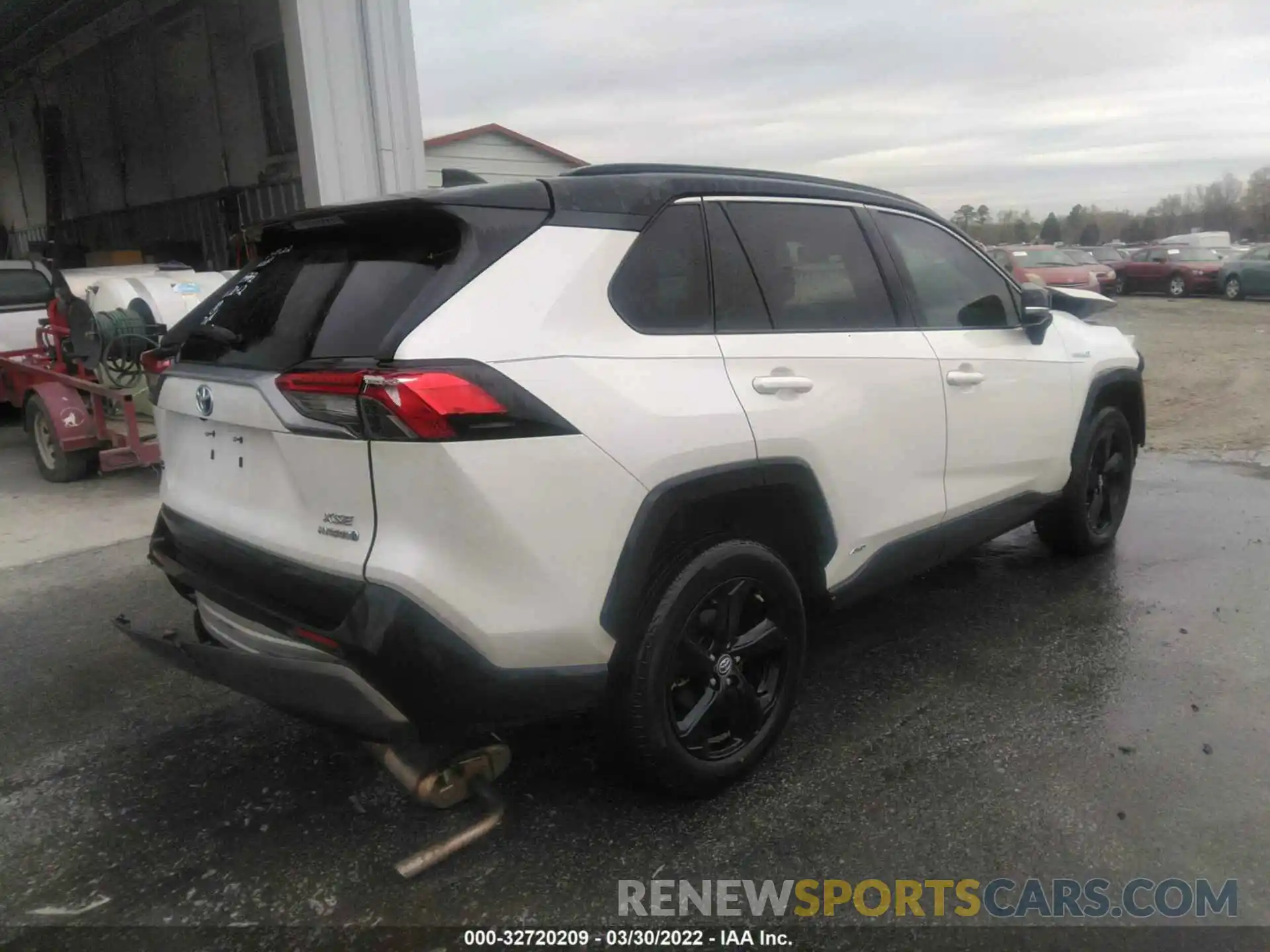 4 Photograph of a damaged car 2T3EWRFV2KW038579 TOYOTA RAV4 2019