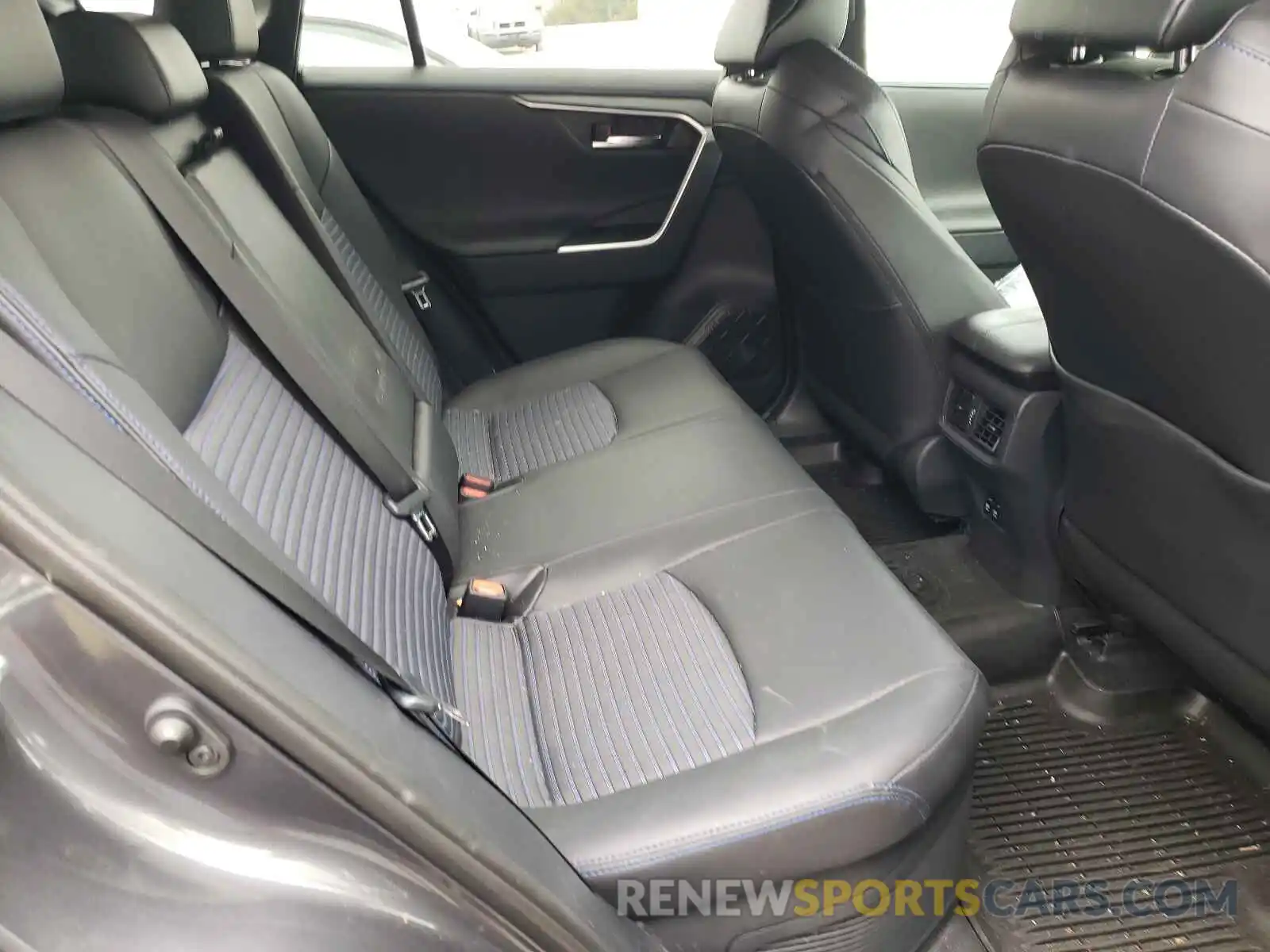 6 Photograph of a damaged car 2T3EWRFV3KW009236 TOYOTA RAV4 2019