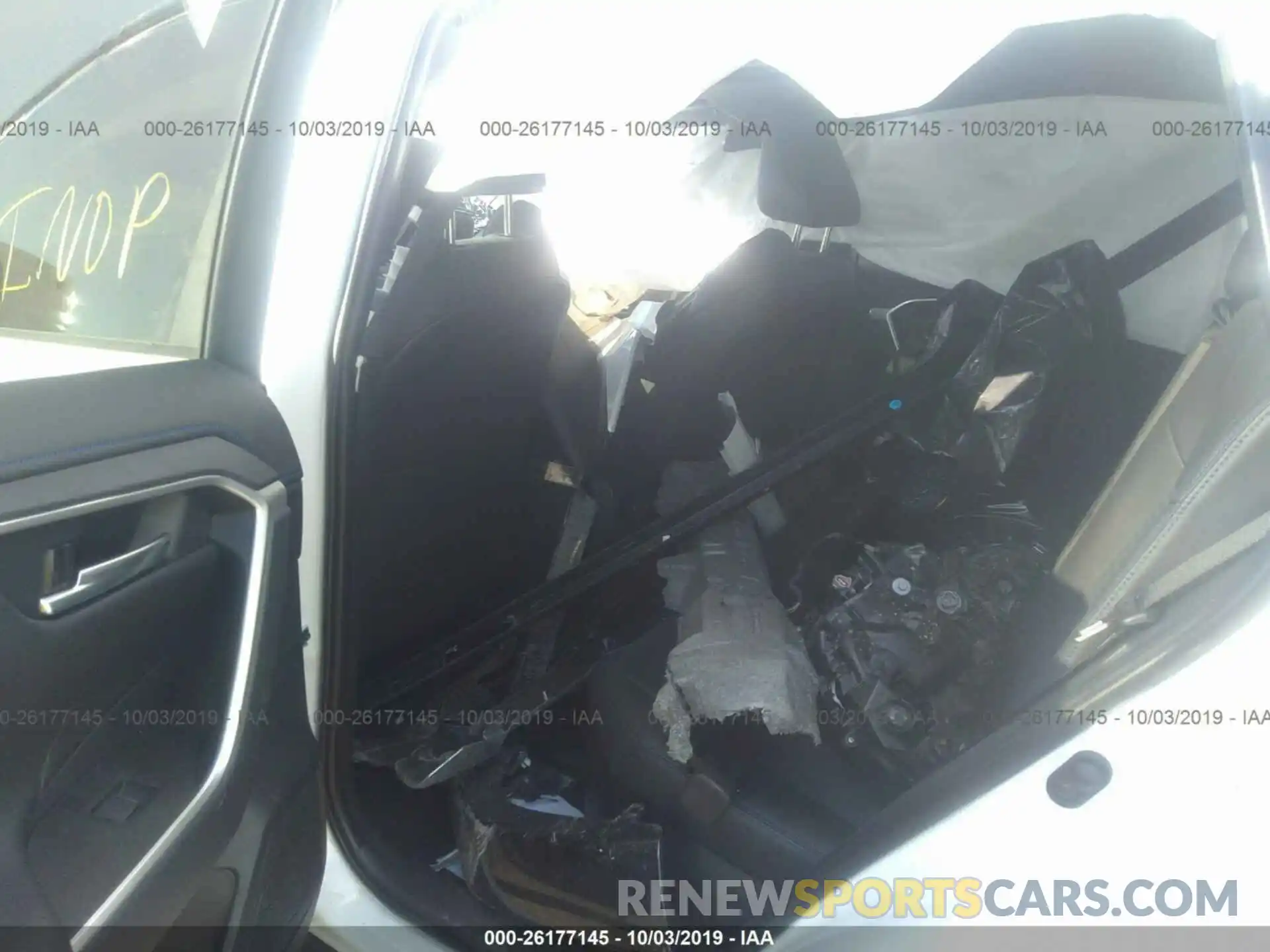 8 Photograph of a damaged car 2T3EWRFV3KW016669 TOYOTA RAV4 2019