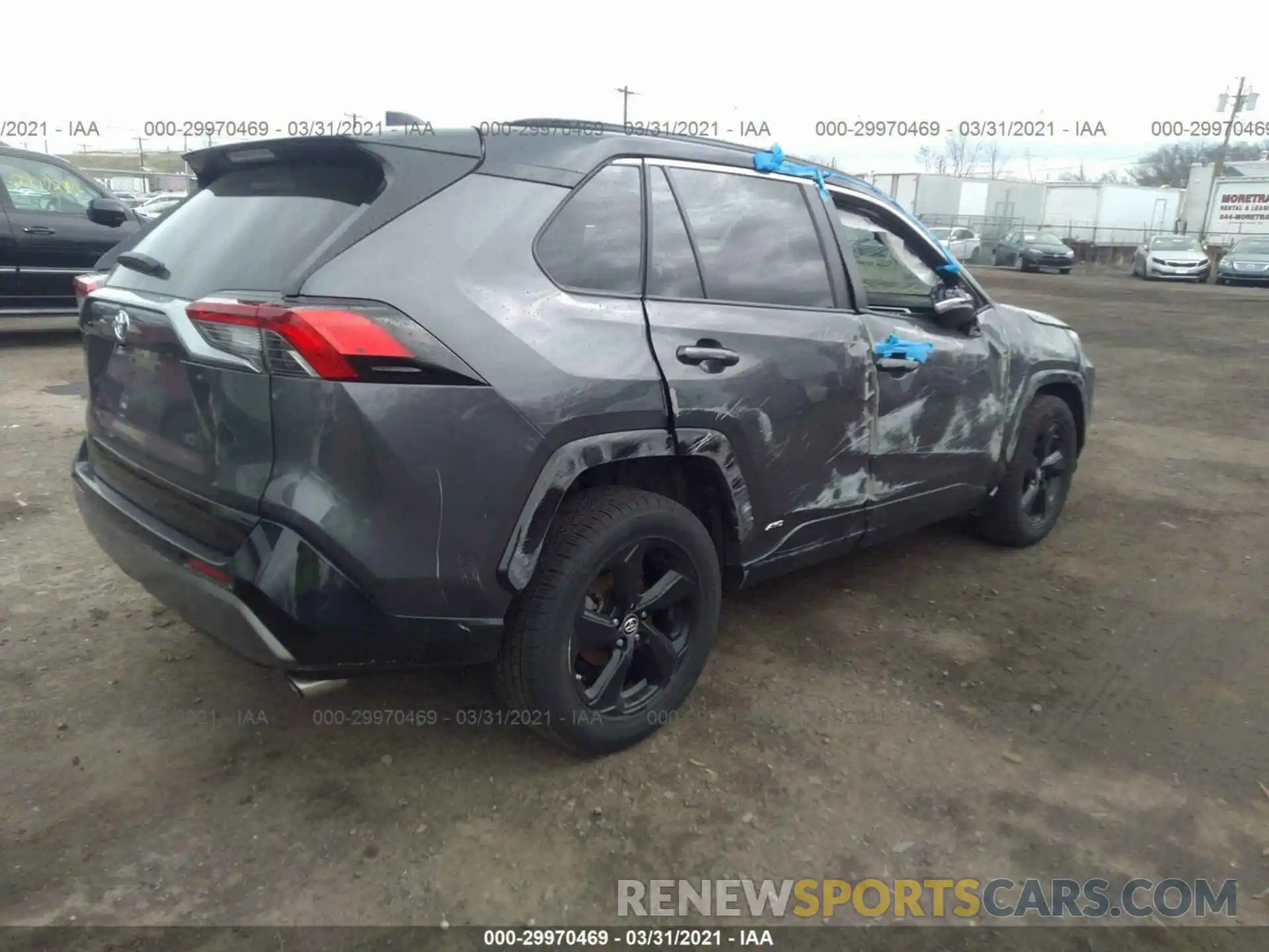 4 Photograph of a damaged car 2T3EWRFV3KW031656 TOYOTA RAV4 2019