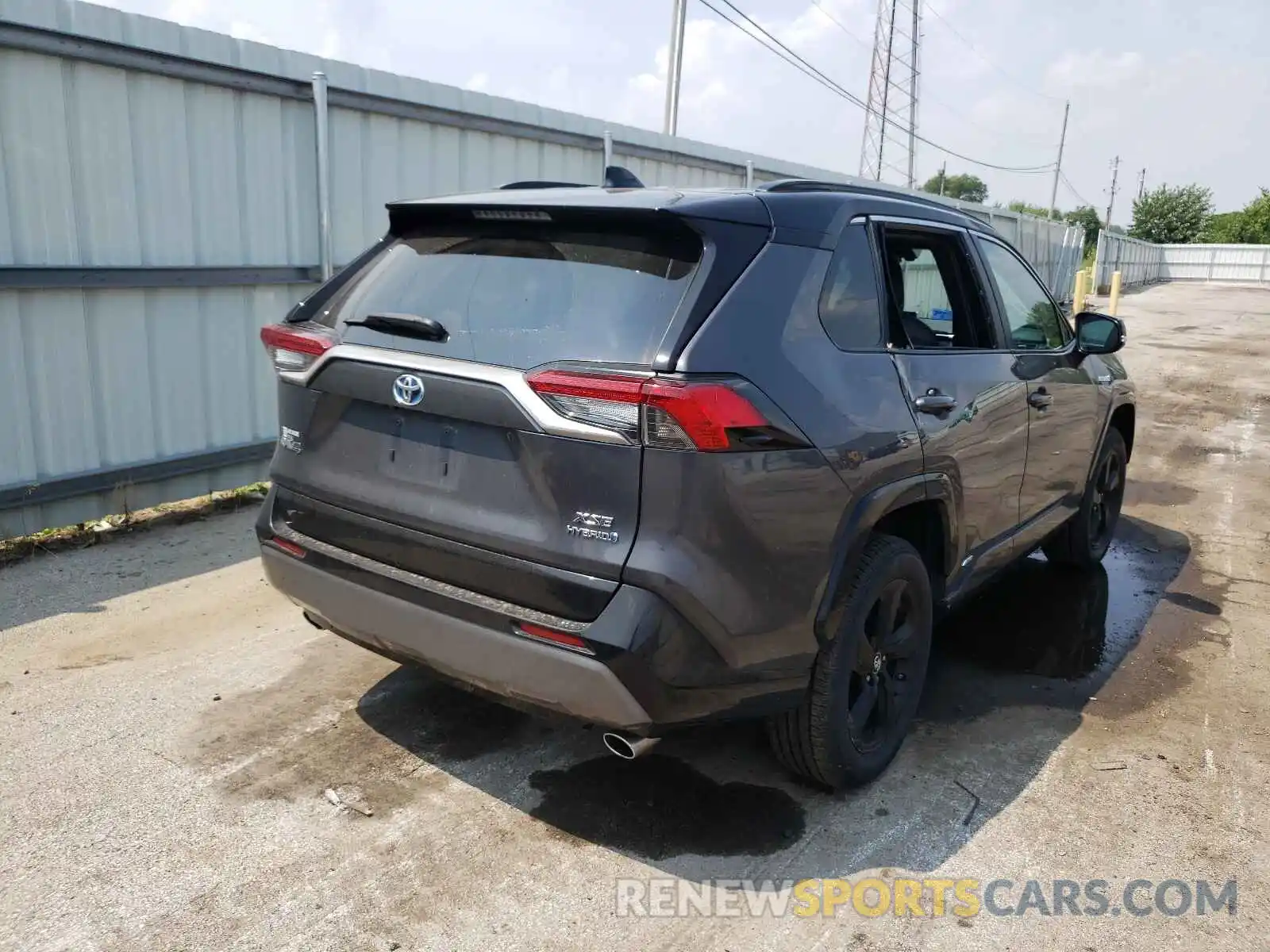 4 Photograph of a damaged car 2T3EWRFV4KW017703 TOYOTA RAV4 2019