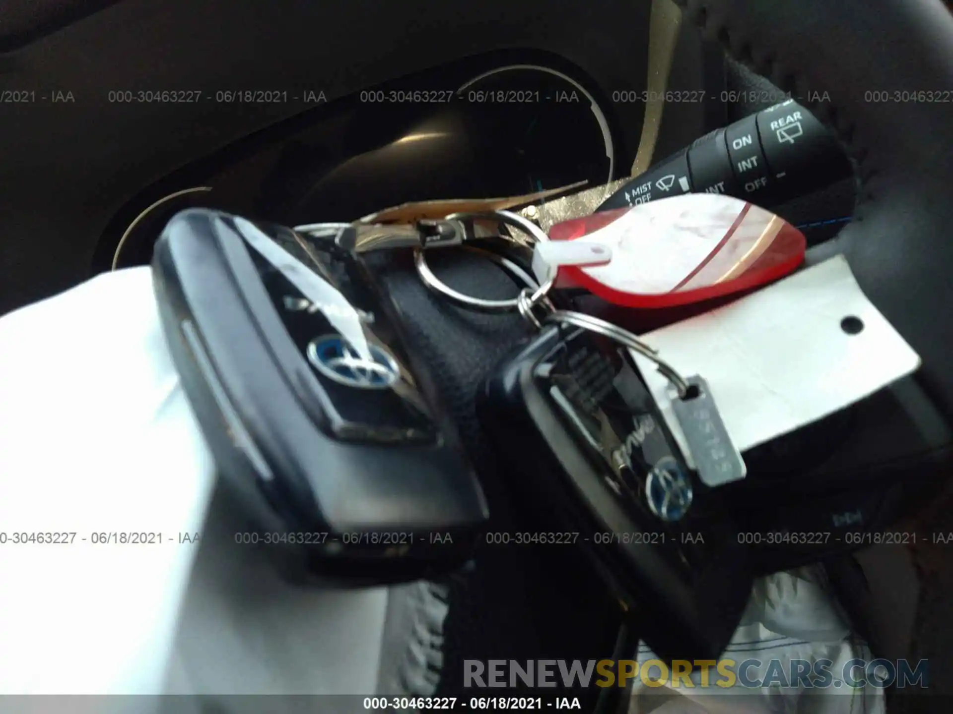 11 Photograph of a damaged car 2T3EWRFV4KW019015 TOYOTA RAV4 2019