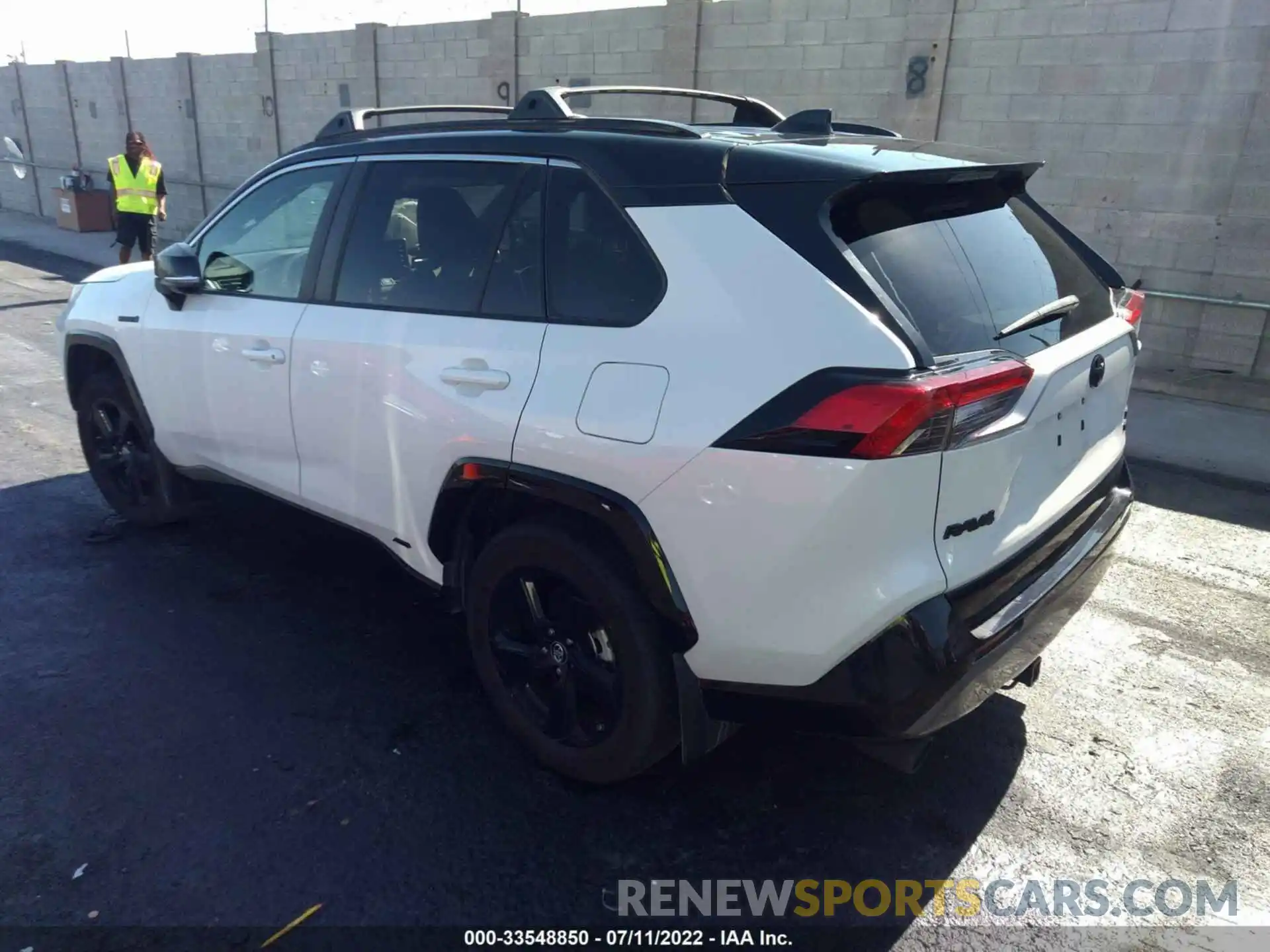 3 Photograph of a damaged car 2T3EWRFV4KW027728 TOYOTA RAV4 2019