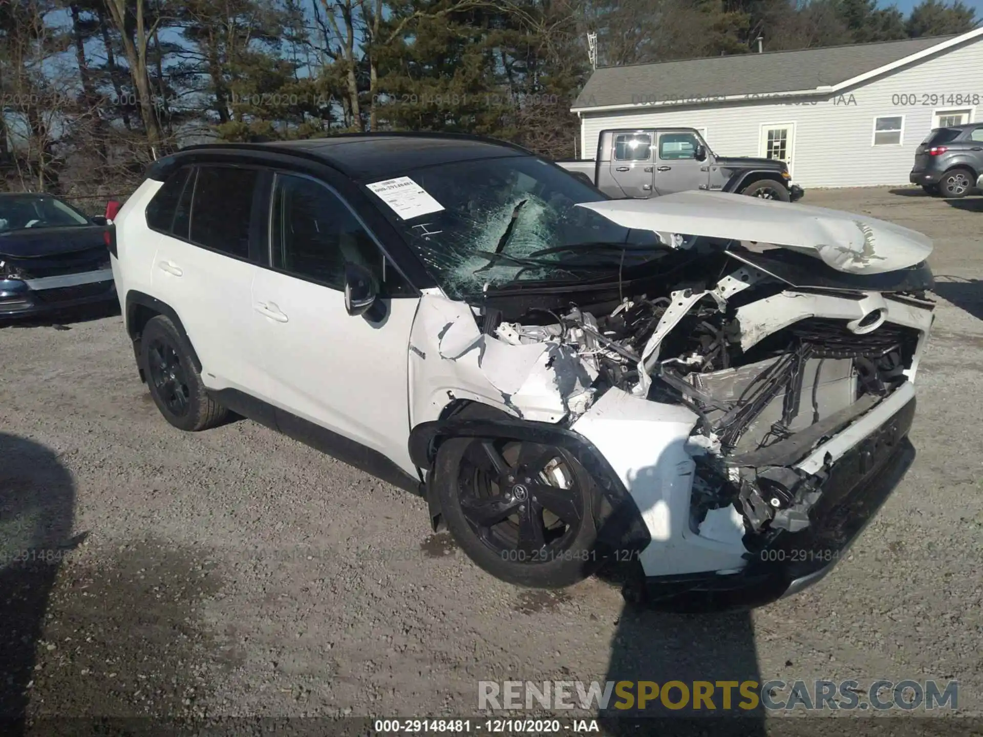 1 Photograph of a damaged car 2T3EWRFV4KW033805 TOYOTA RAV4 2019