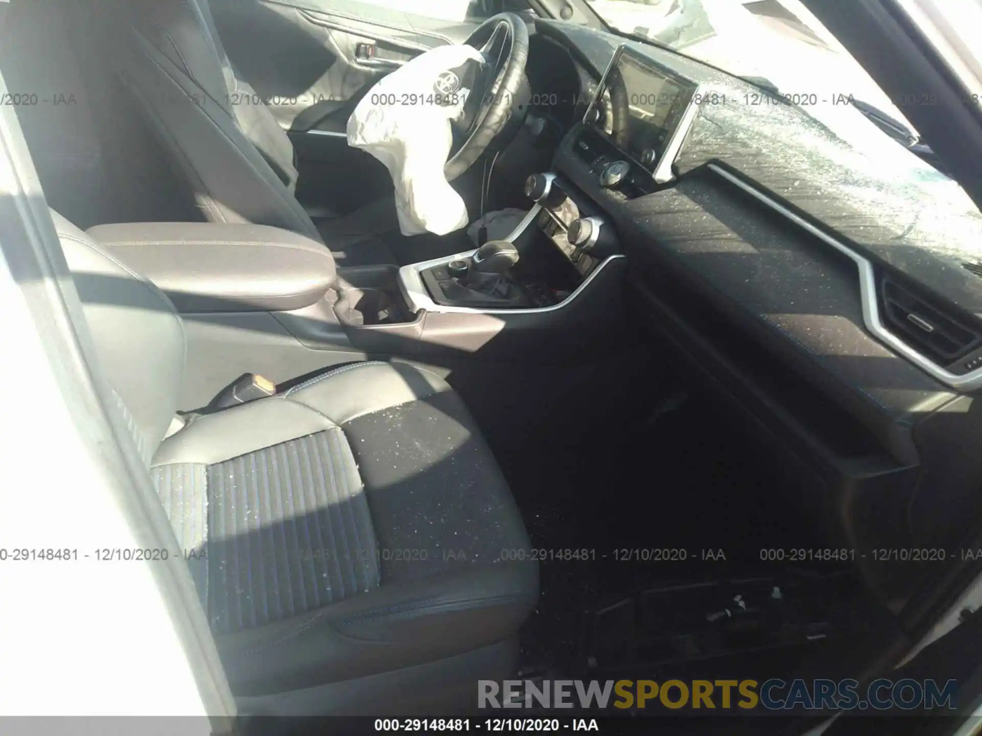 5 Photograph of a damaged car 2T3EWRFV4KW033805 TOYOTA RAV4 2019