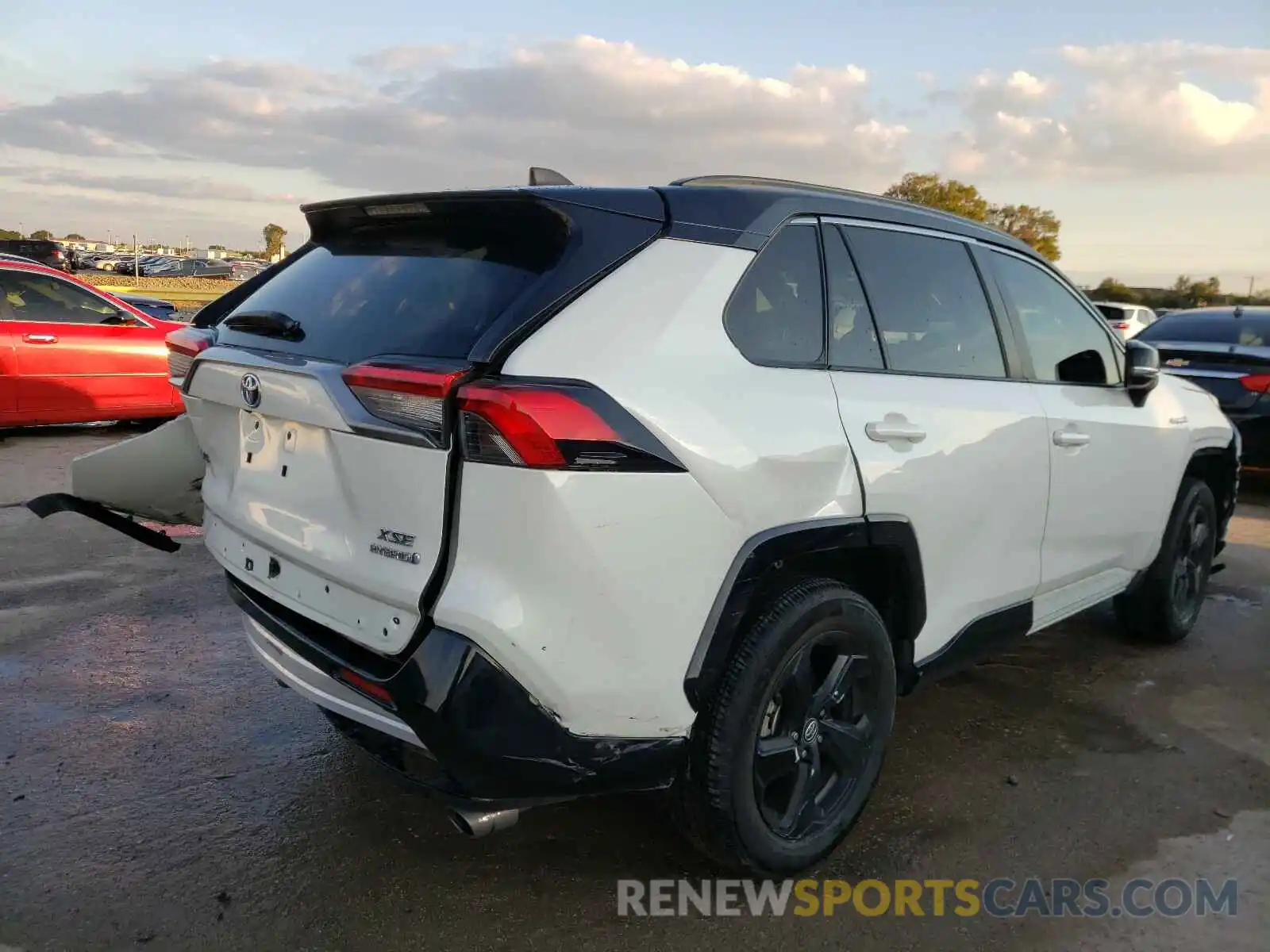 4 Фотография поврежденного автомобиля 2T3EWRFV4KW041662 TOYOTA RAV4 2019